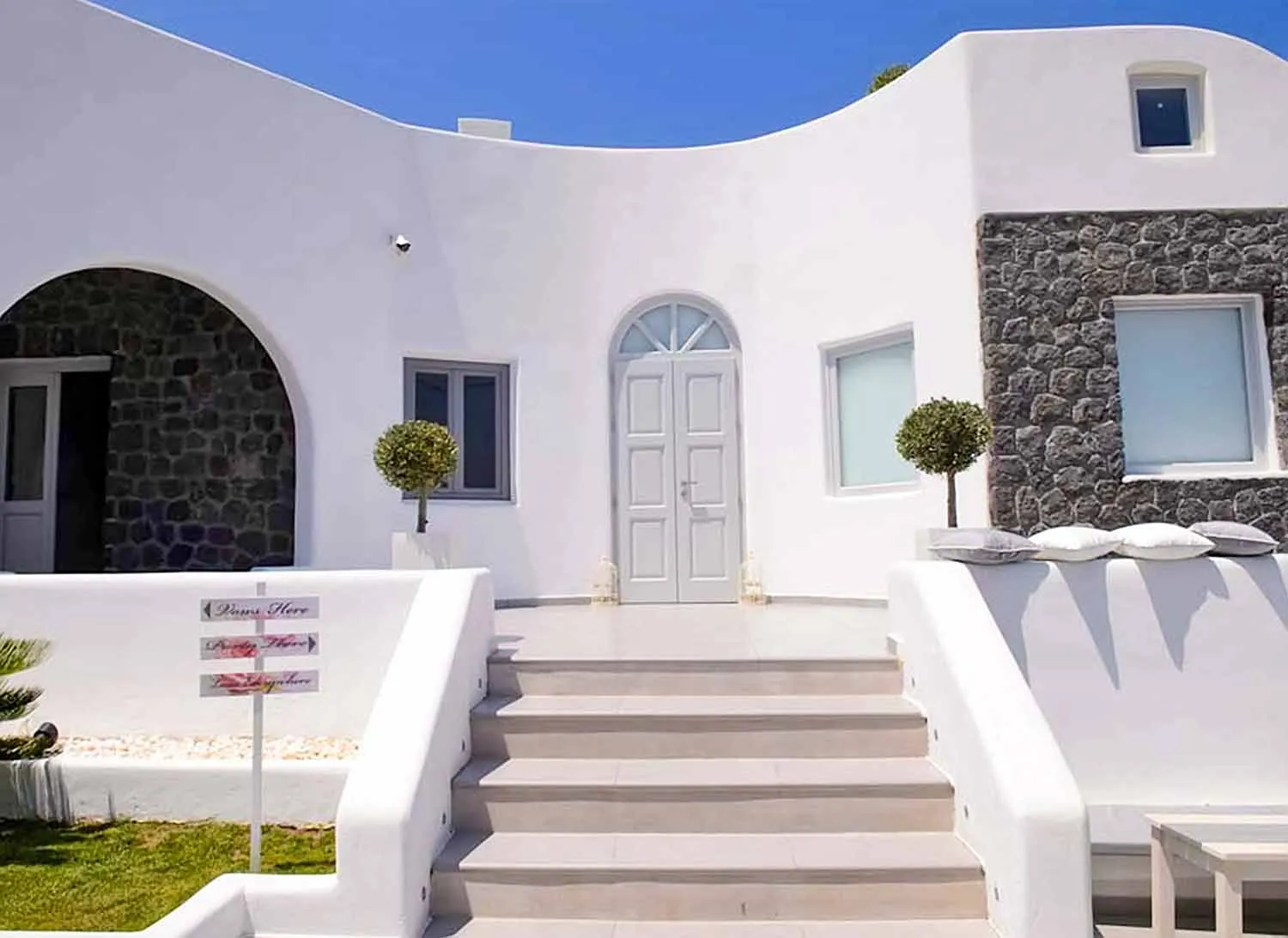 &Sigma;&alpha;&nu;&tau;&omicron;&rho;ί&nu;&eta;, &mu;&epsilon; &Alpha;έ&rho;&alpha; &Kappa;&alpha;&lambda;&iota;&phi;ό&rho;&nu;&iota;&alpha;&sigmaf;