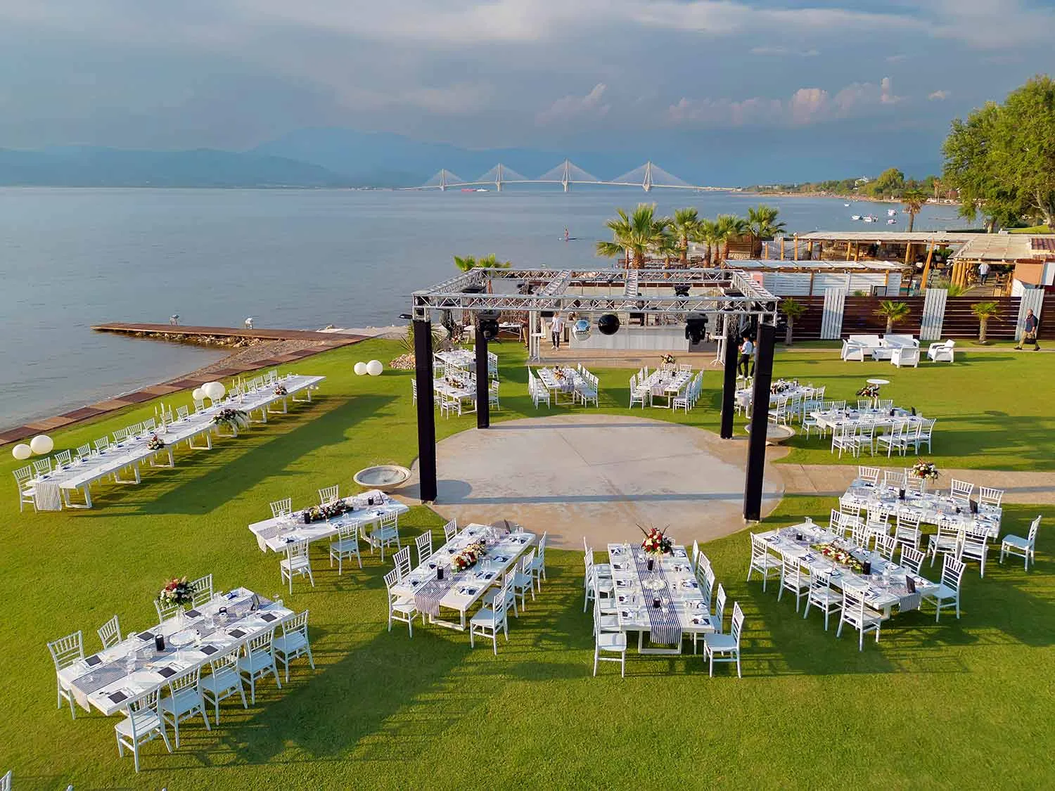 Gatsby &Gamma;ά&mu;&omicron;&sigmaf; &sigma;&tau;&eta;&nu; &Pi;ά&tau;&rho;&alpha;