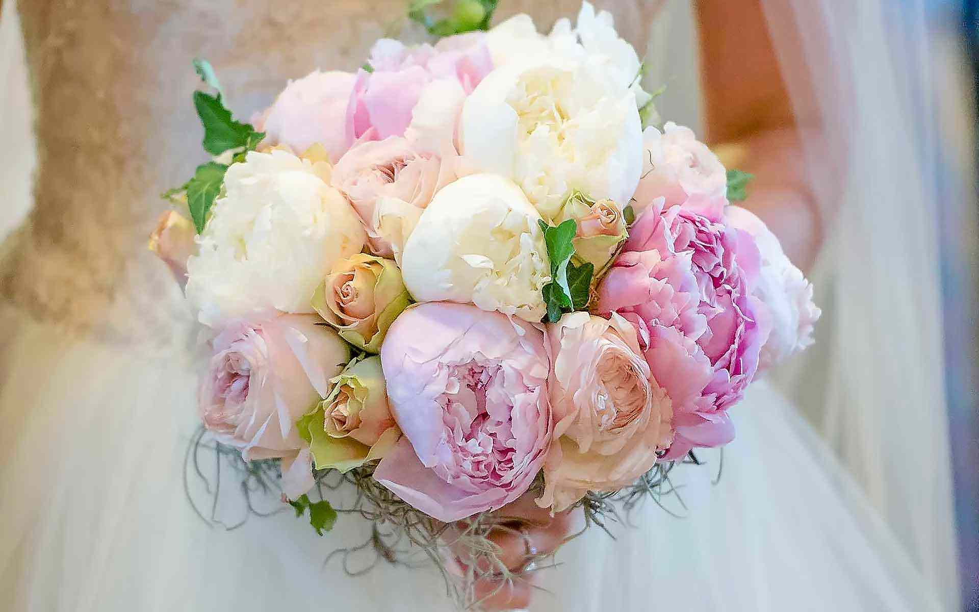 Shabby-Chic-Wedding-Bouquet-With-White-Pink-Peonies-by-Diamond-Events