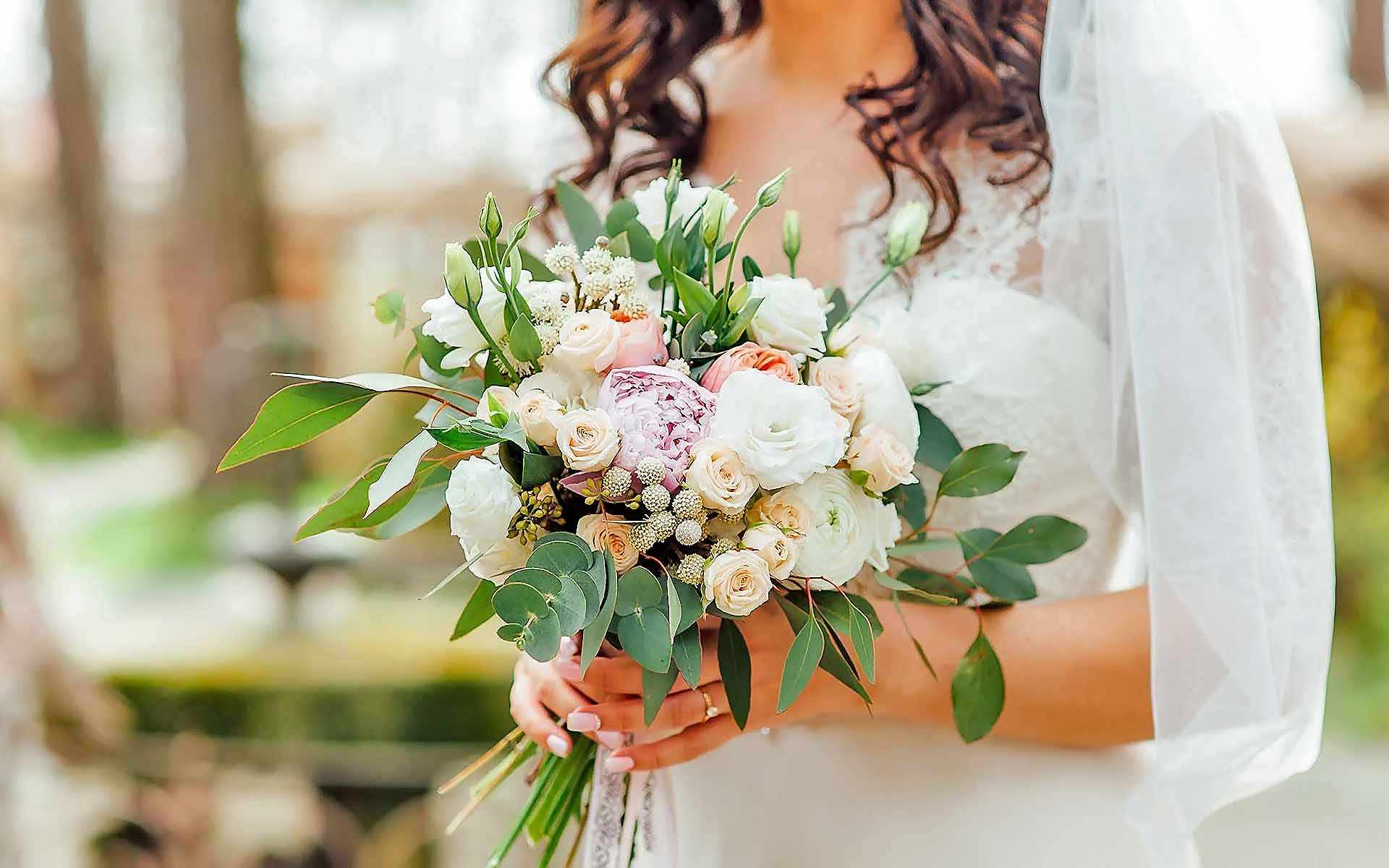 Stunning-Wedding-Bouquet-by-Diamond-Events-Wedding-Event-planning-services