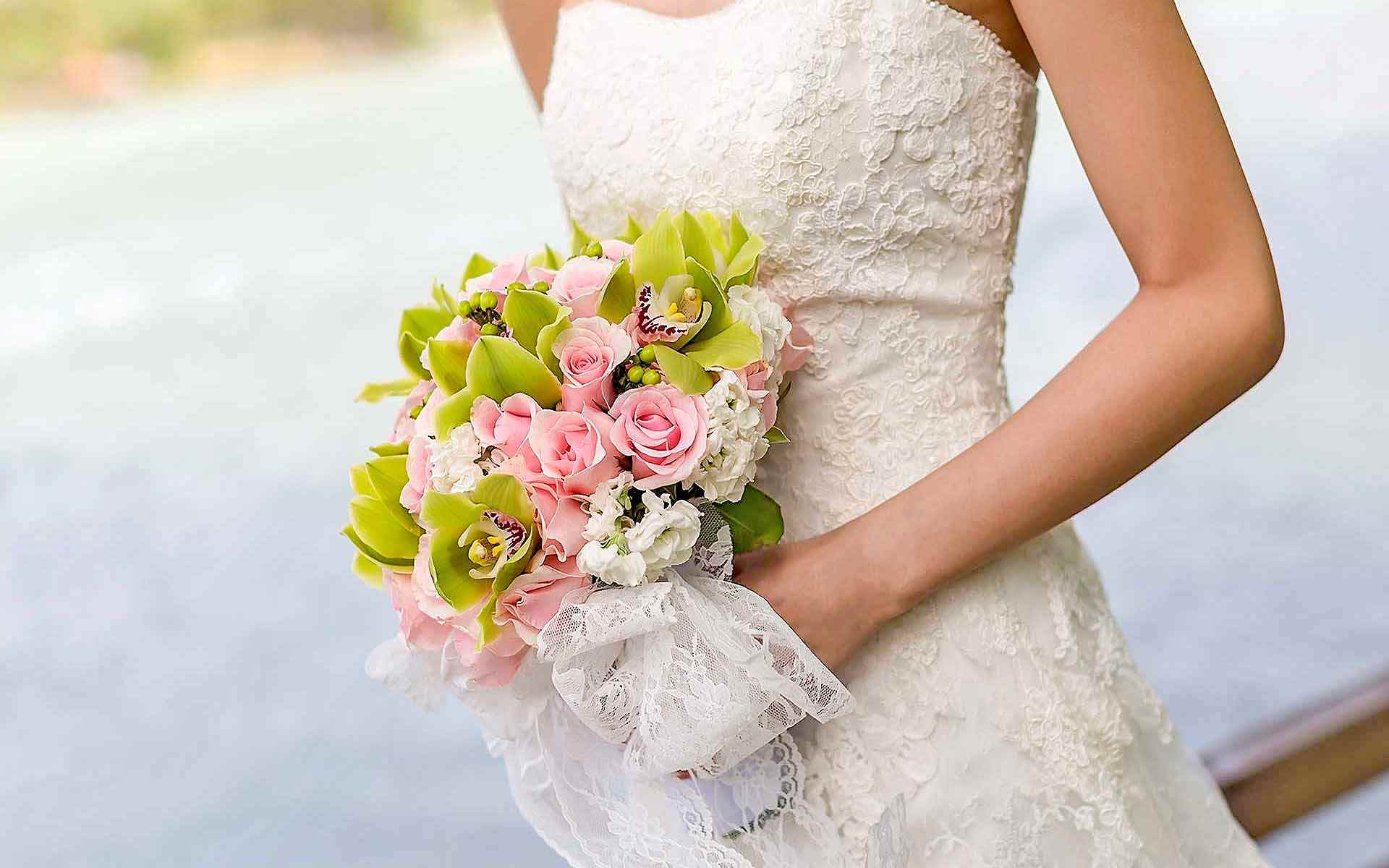 Vintage-Wedding-Bouquet-With-Pink-Roses-by-Diamond-Events-Wedding