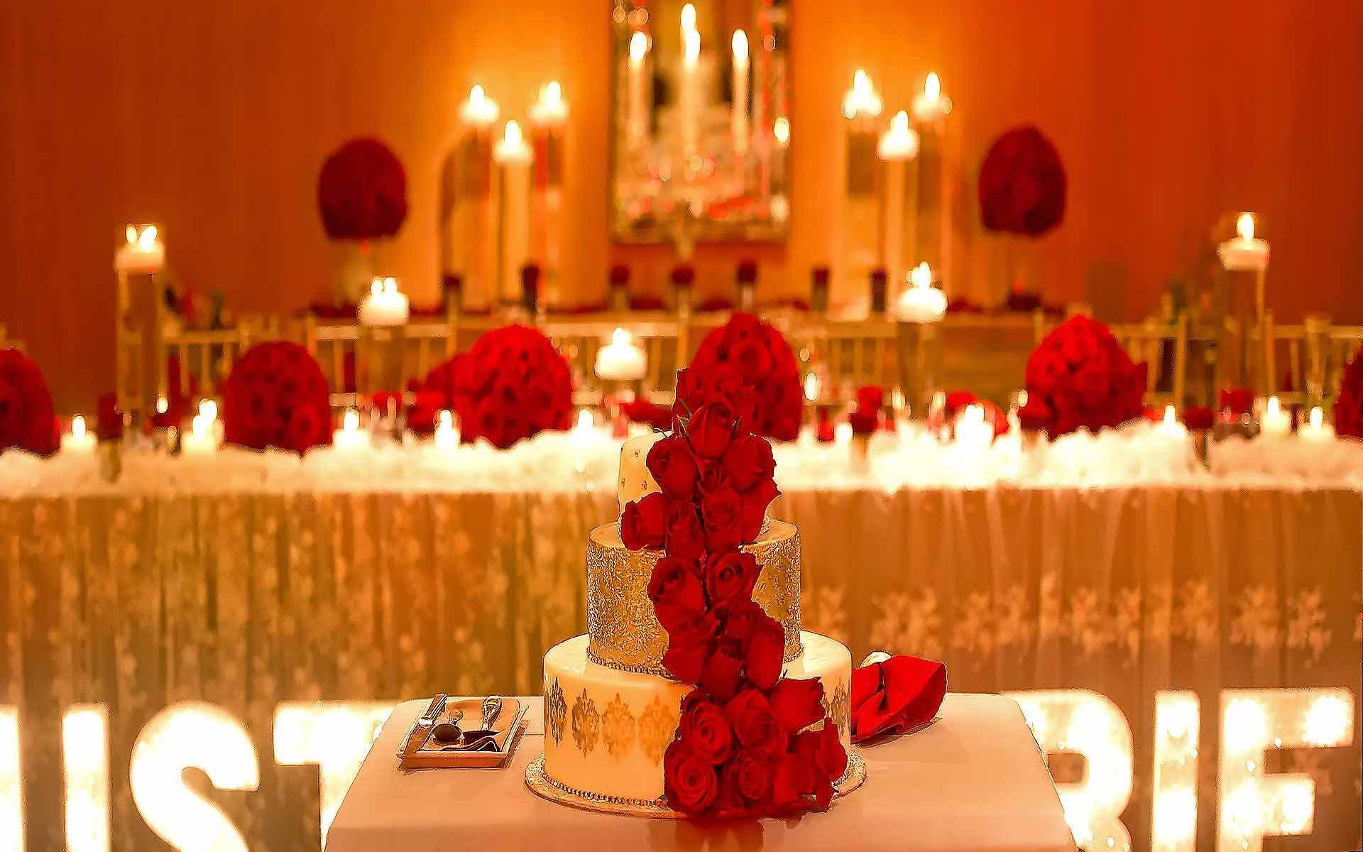 Red-Rose-Cake-For-A-Christmas-Wedding-by-Diamond-Events-Wedding-Event-planning-services