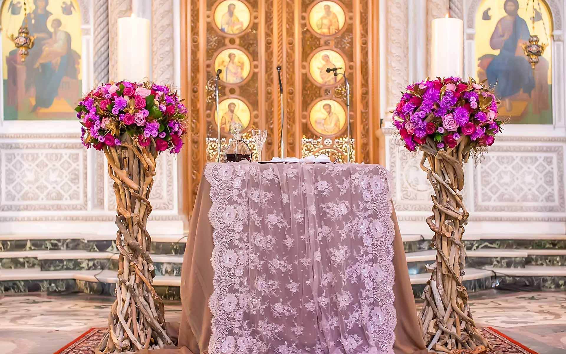 Sea-wood-stand-with-Rustic-bunch-of-flowers-by-Diamond-Events-Wedding-Event-planning-services