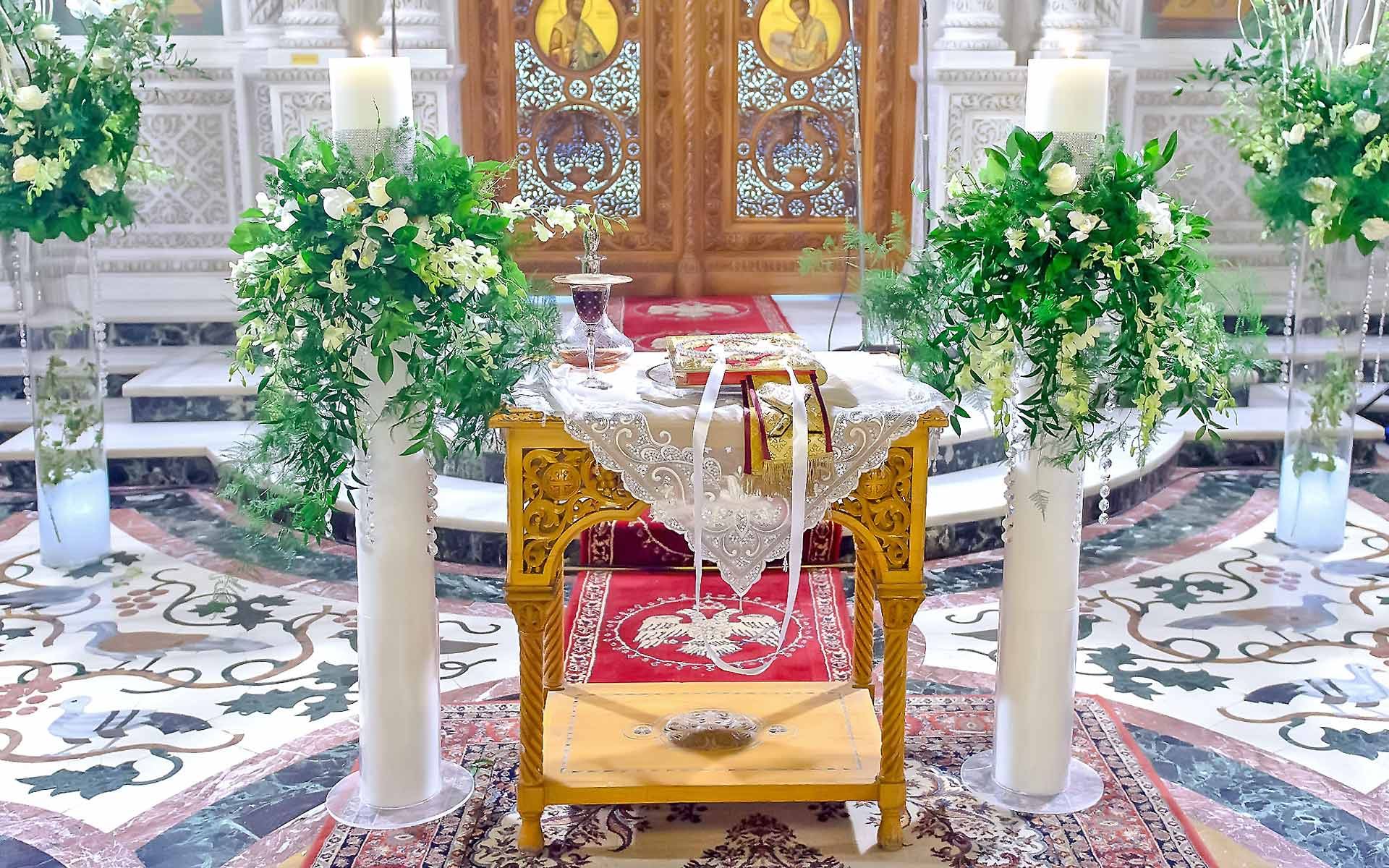 Stunning-White-Phalaenopsis-Orchids-Altar-Decor-arrangement-by-Diamond-Events-Wedding