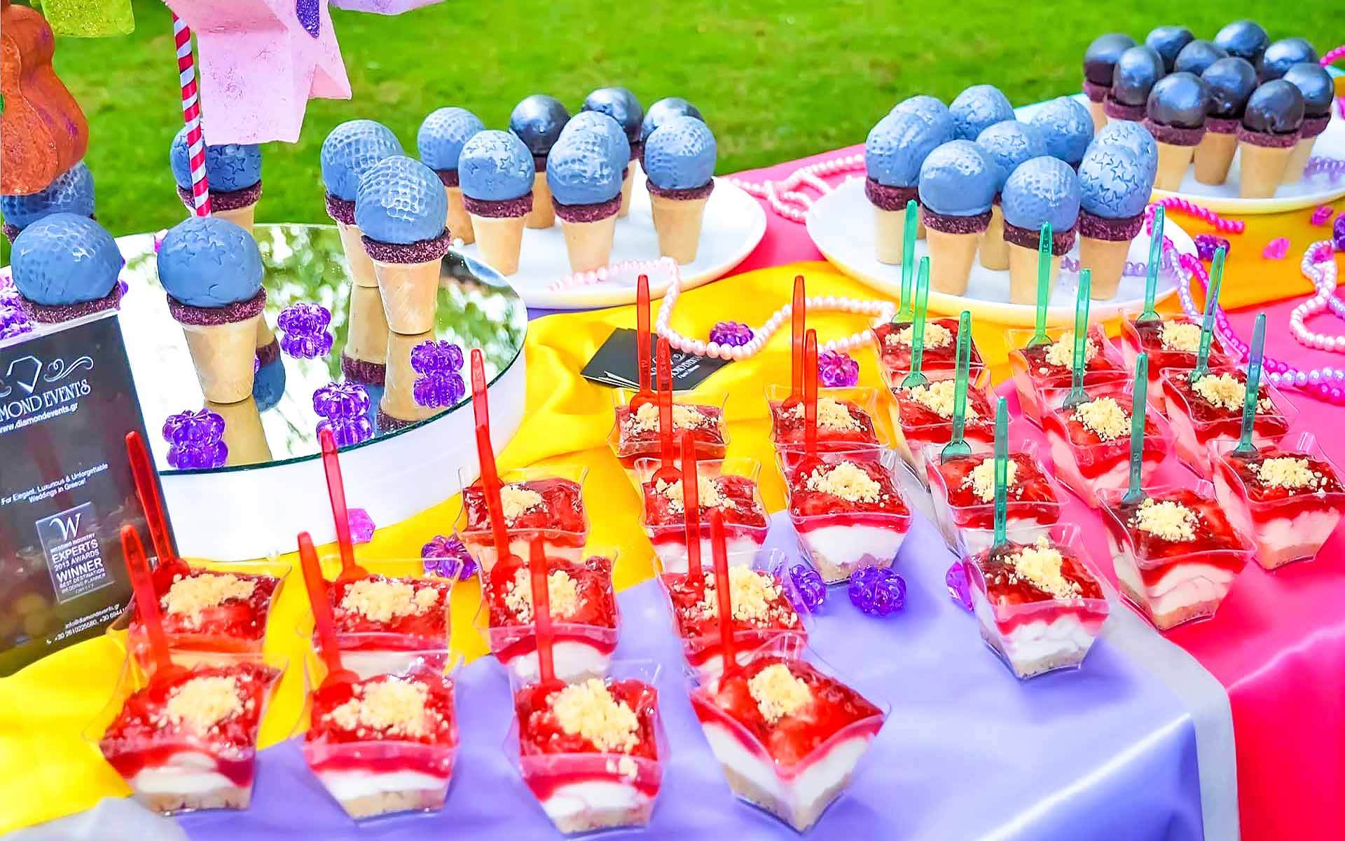 Candy-Microphone-Party-Favors-Dessert-Table