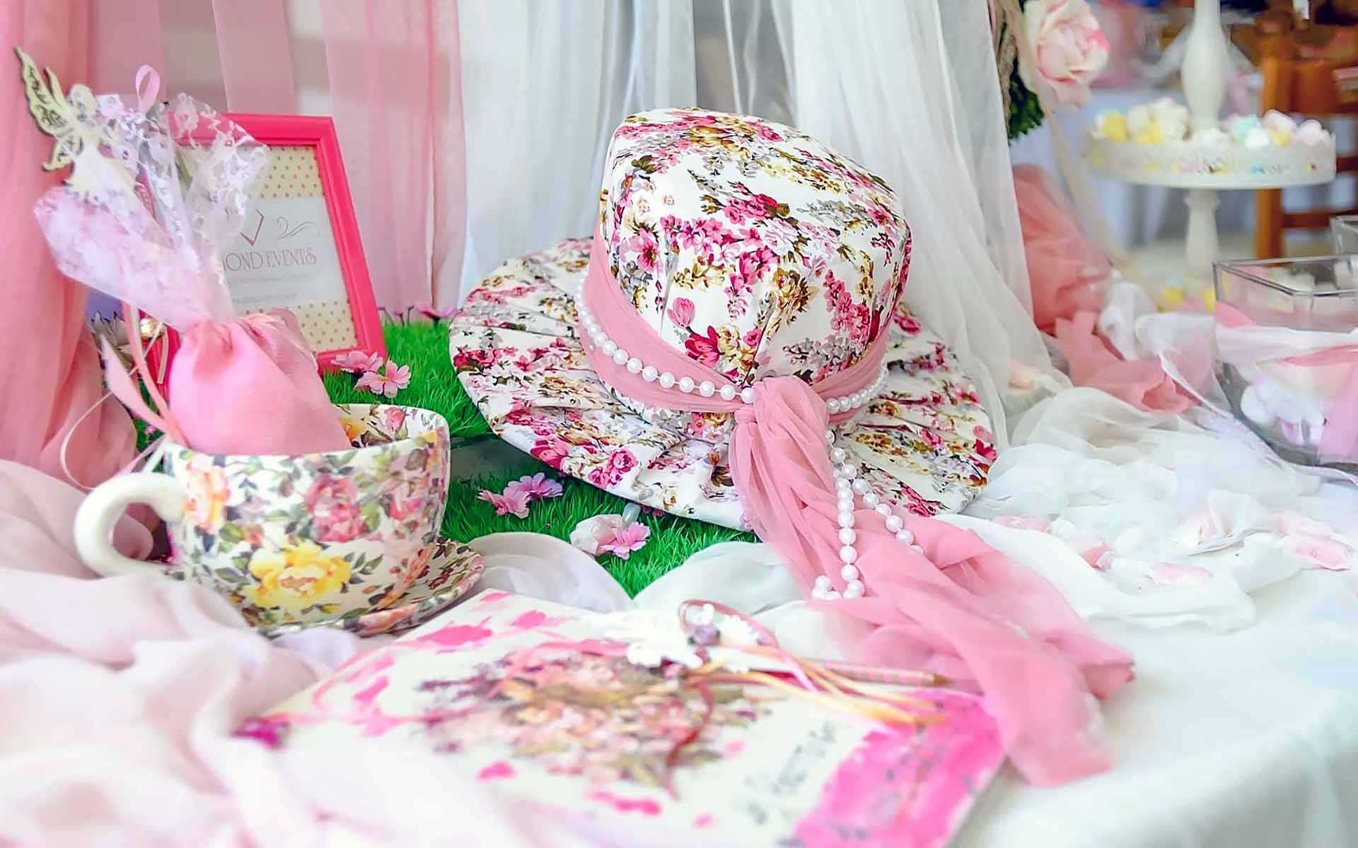 Pretty-In-Pink-And-Floral-Tea-Cups-An-Exquisite-Chic-Flair