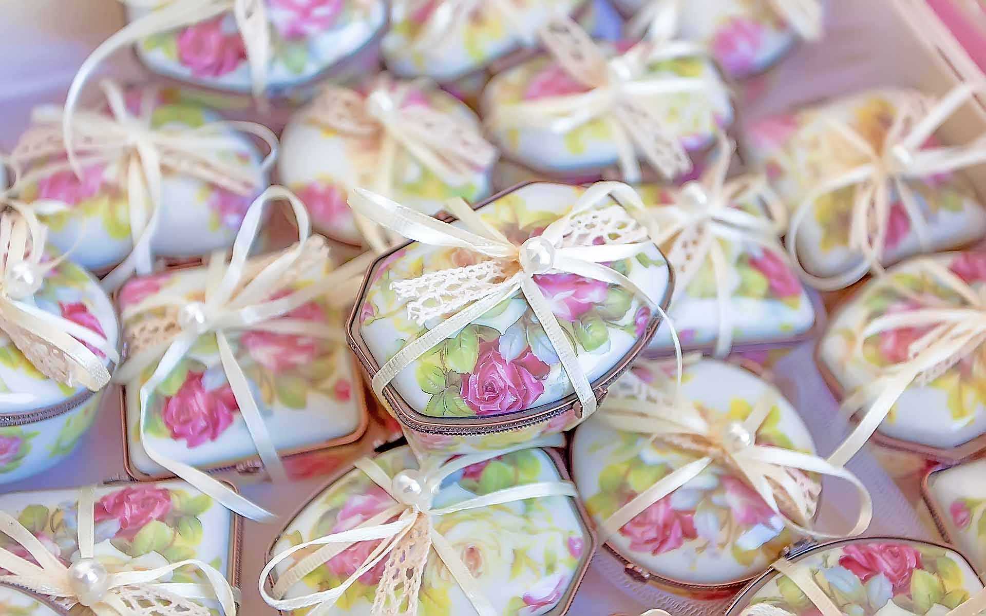 Unique-Porcelain-Baptism-Favors