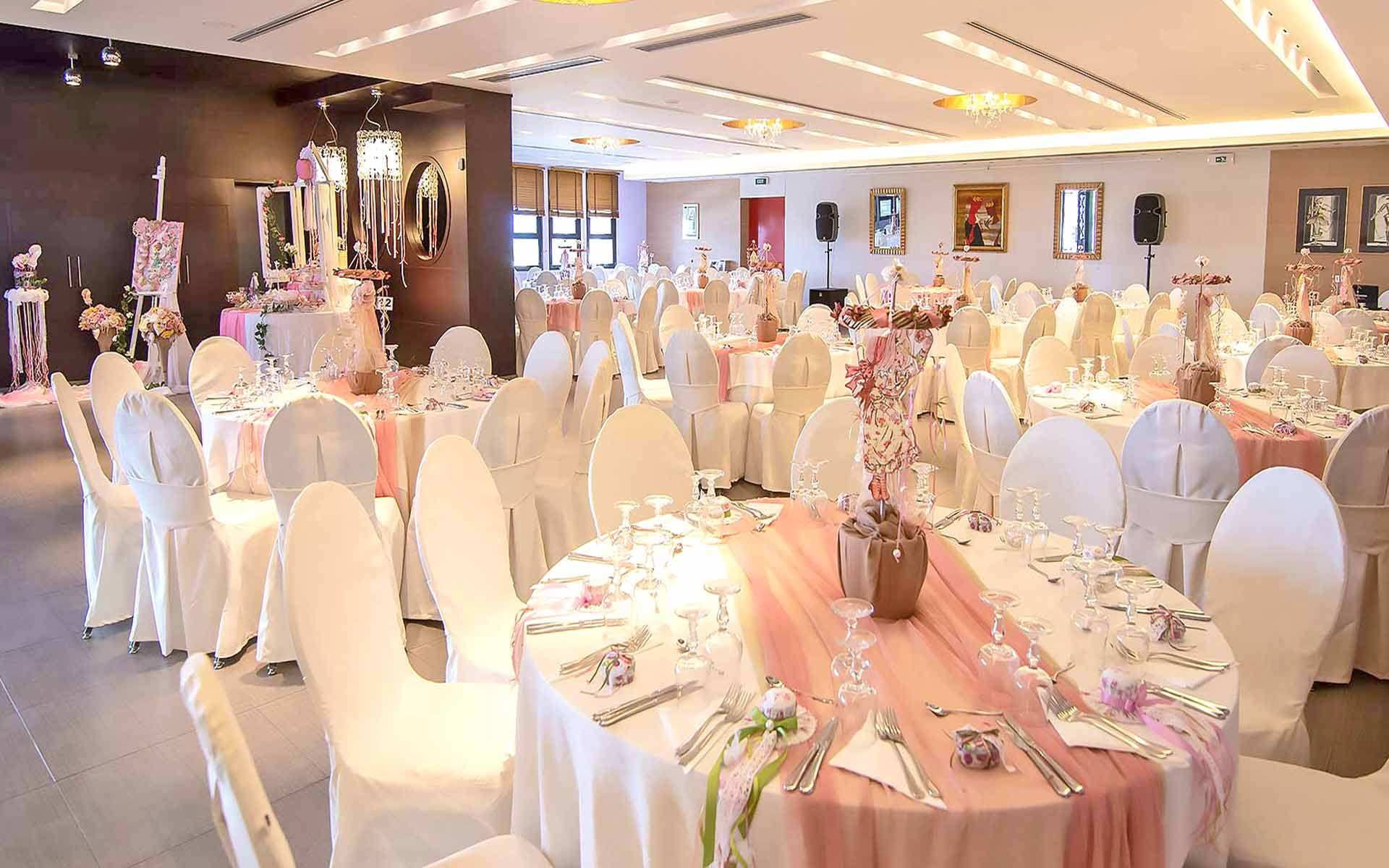 Sarah-Kay-Christening-Table-Decoration-by-Diamond-Events-christening