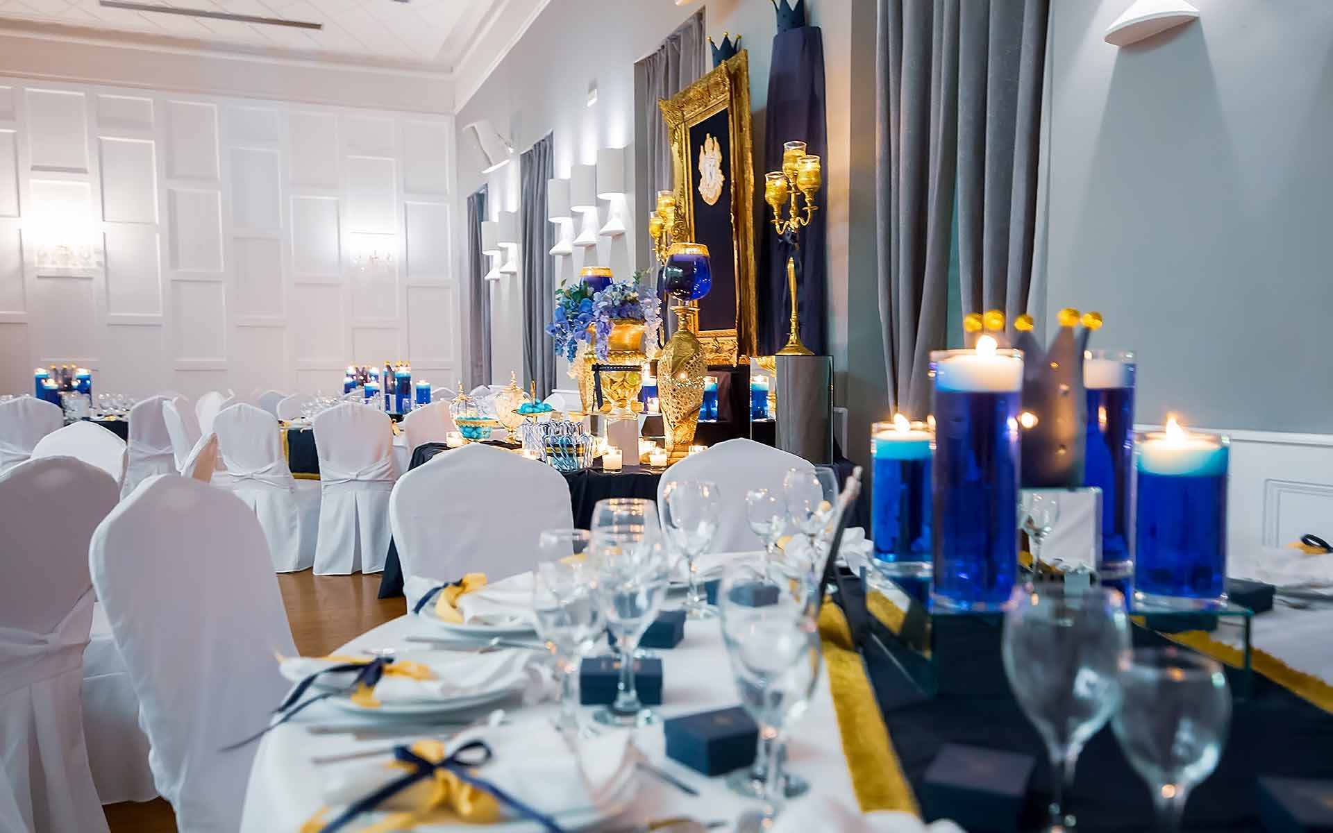 Royal-Blue-And-Gold-Wedding-Party-Decoration