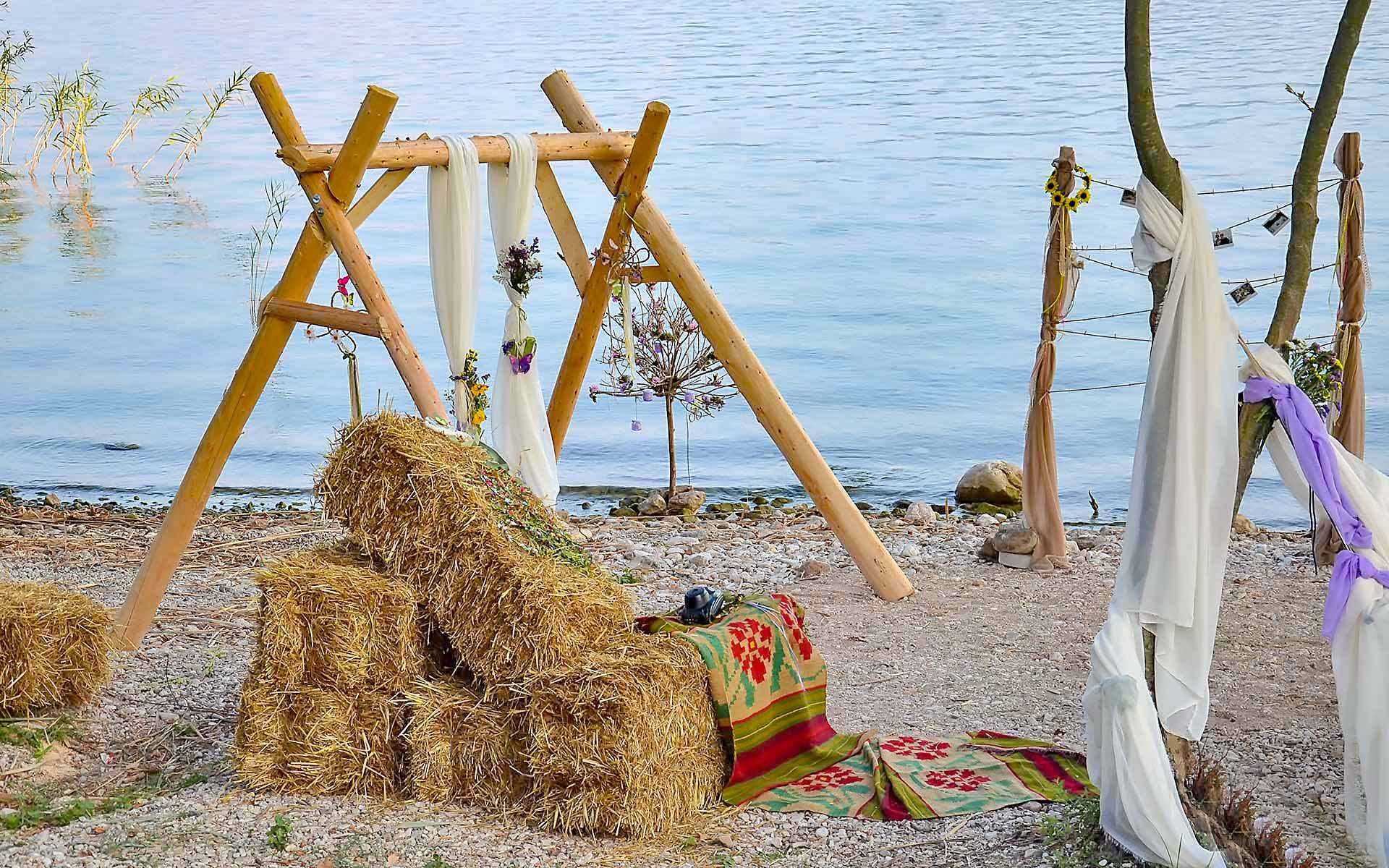 Seaside-Baby-Cradle-For-Boho-Weddings-Decoration-by-Diamond-Events