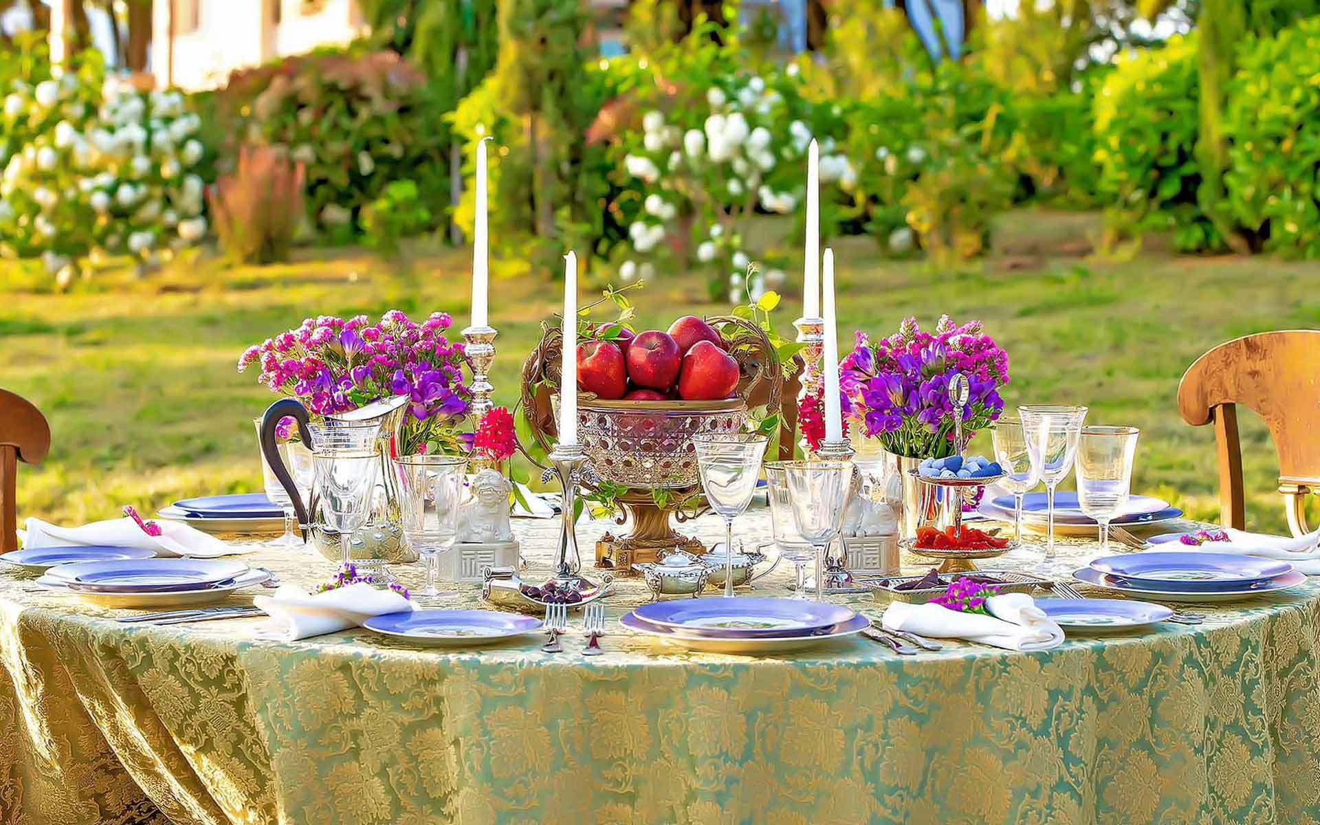 Rustic wedding centerpiece for your rustic or country wedding from by Rogdaki Events Trademark