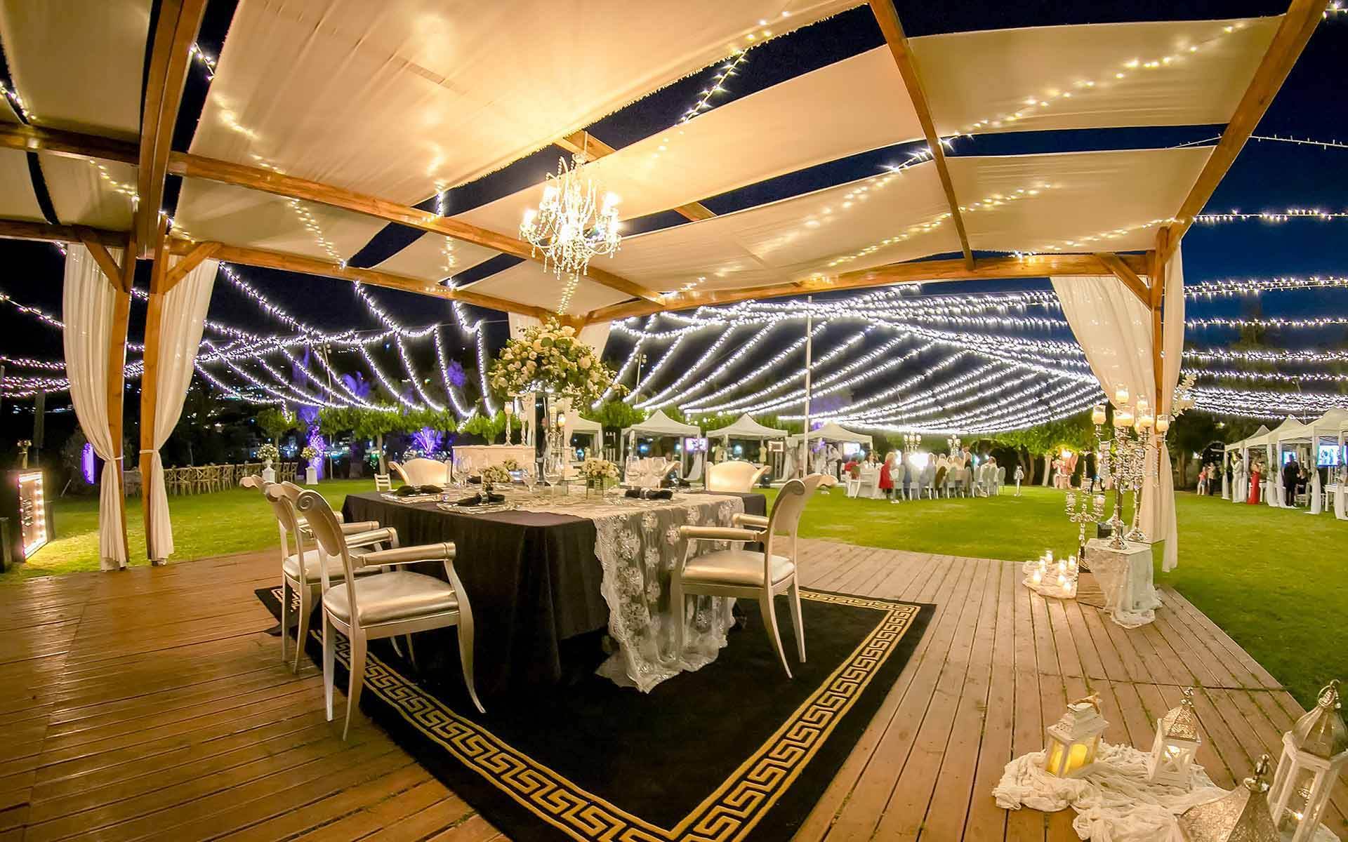 Luxury Arrangements For Your Wedding Table Decoration
