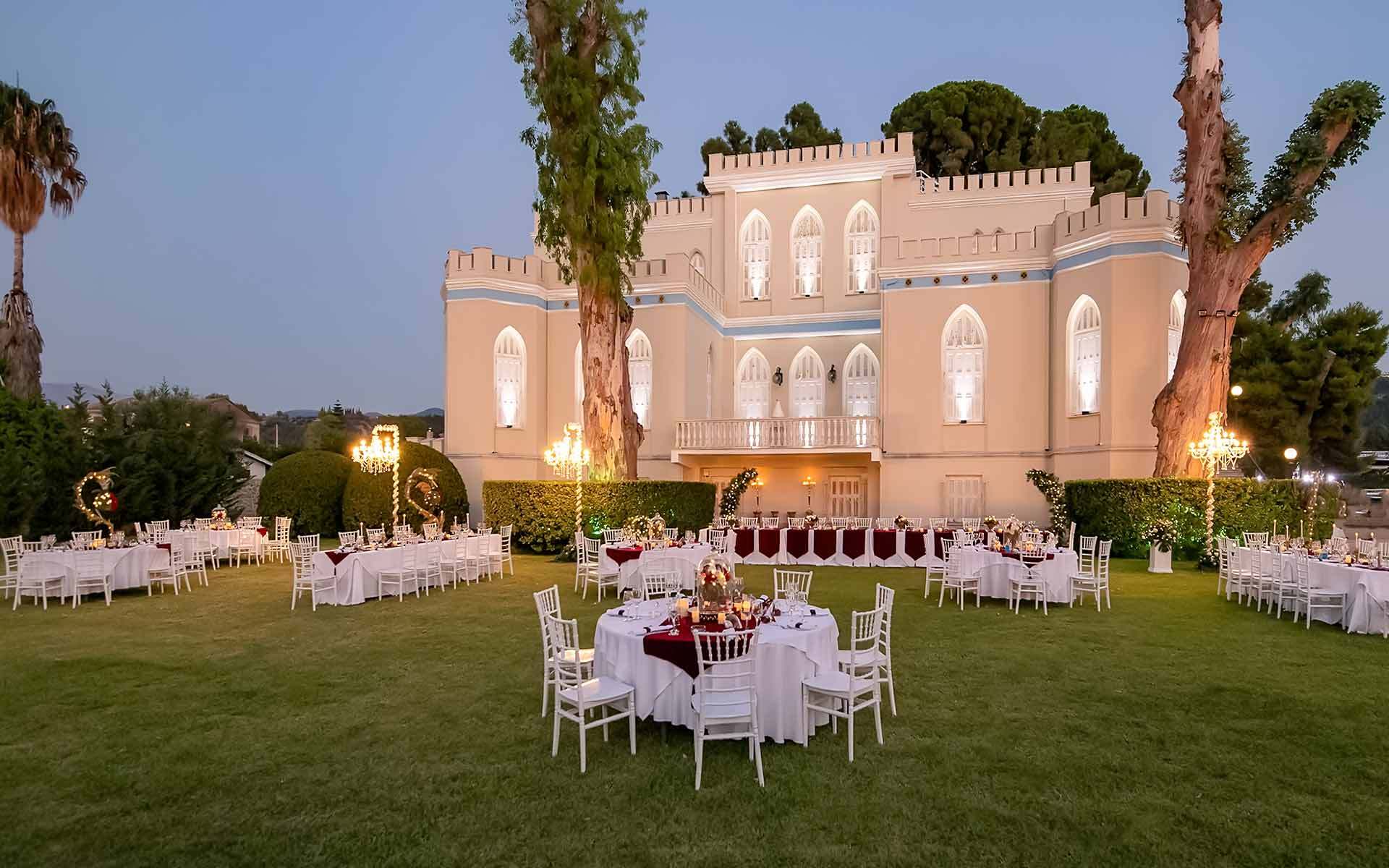 Villa-GALLOU-cASTLE-IN-RED-DECARATION-BY-ANNA-MARIA-ROGDAKI