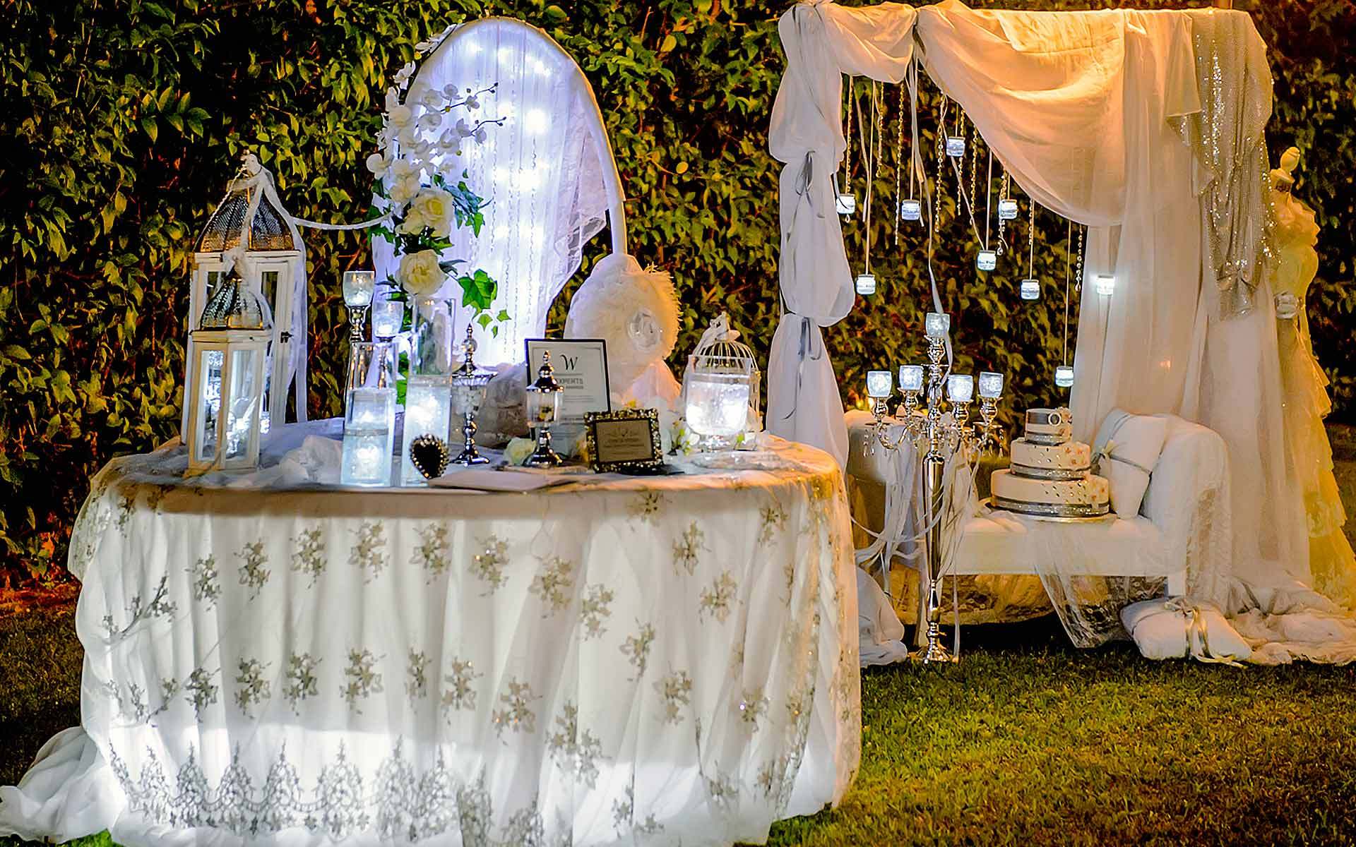 Creative-Guest-Book-table-in-white-colors-by-Diamond-Events-Wedding-Event-planning