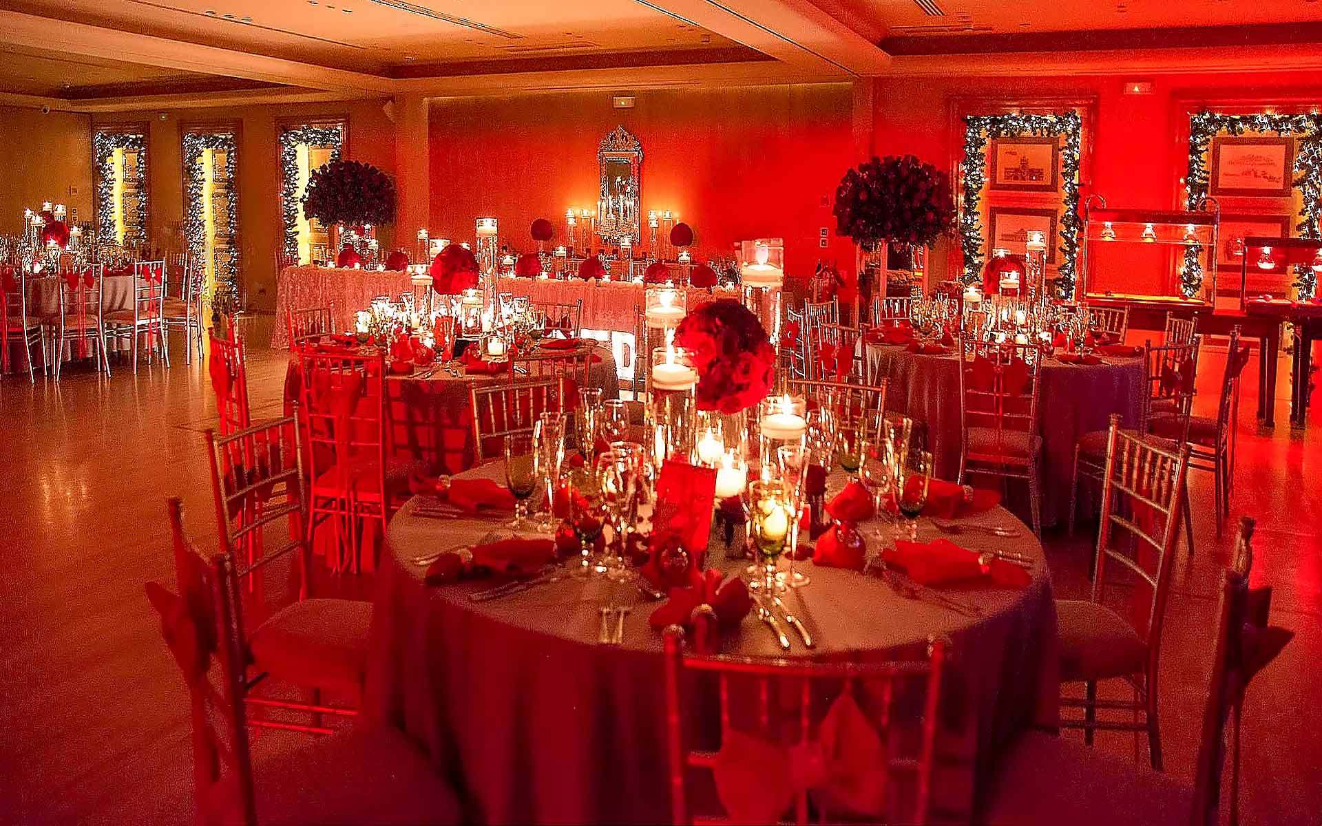 Delightful-reception-in-passion-red