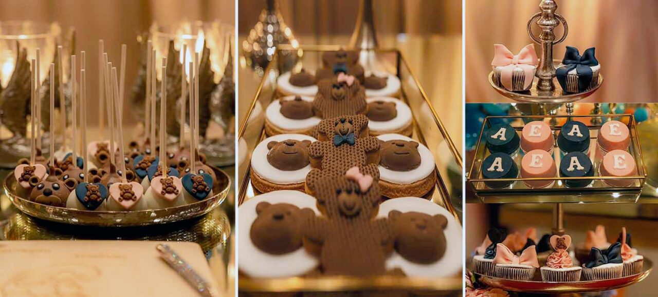 Macarons display — Γαλλικά macarons σε ροζ και μπλε, κομψά παρουσιασμένα κάτω από γυάλινη καμπάνα, Rogdaki Events