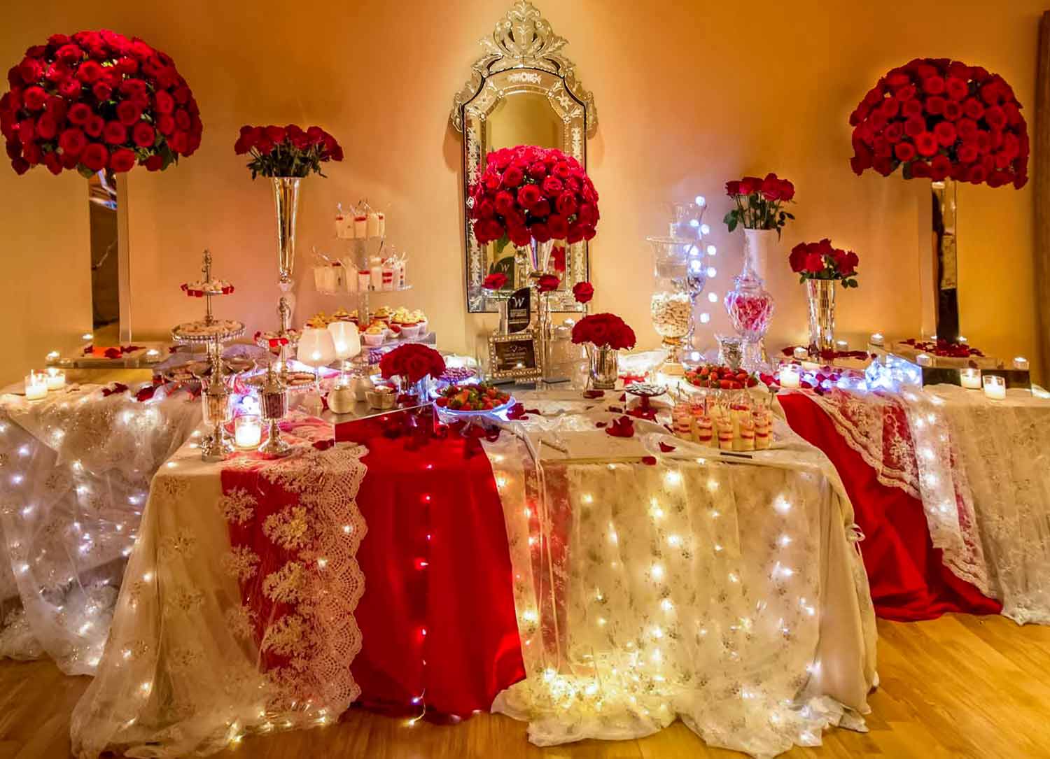 christmas wedding table decoration  with red roses
