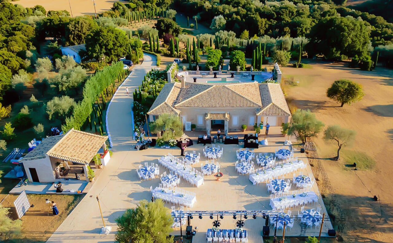 A private Tuscan inspired villa prepared for a luxury wedding event, combining Mediterranean warmth with discreet elegance.