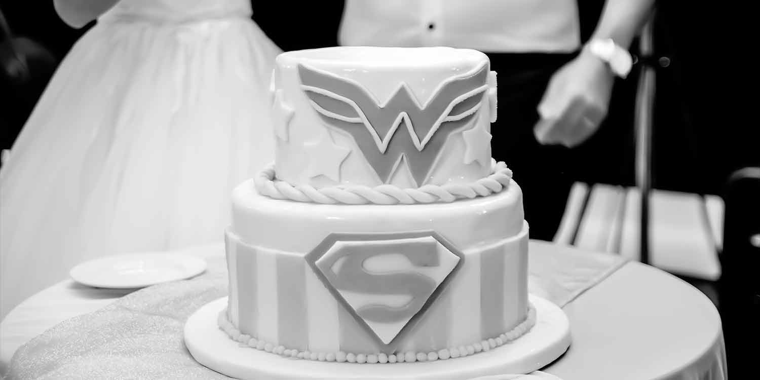 Wonderwoman Superman as a wedding cake for A Lebanese Egyptian Wedding in Mykonos by Diamond Events event agency 2