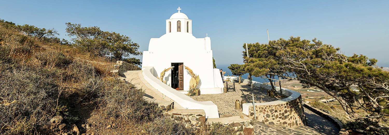 Agios Markos church in Santorini decoration by Diamond Events