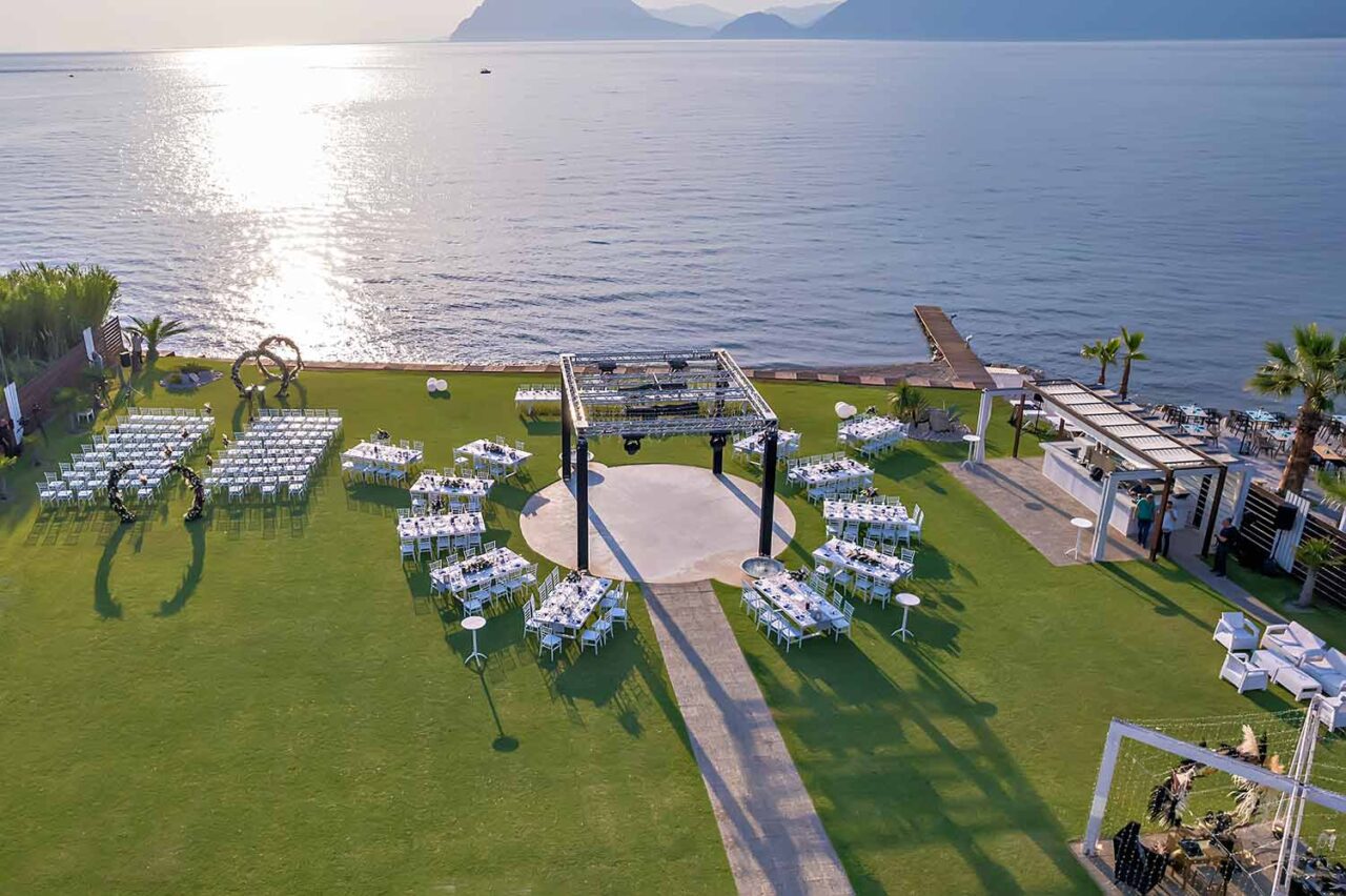 02 A venue by the sea for the Great Gatsby Wedding by rogdaki events trademark