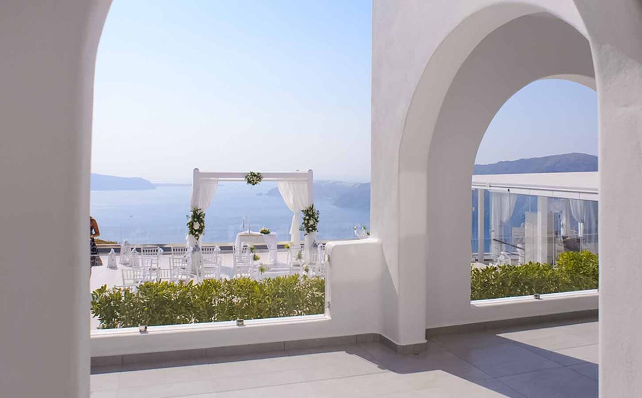 Santorini Weddings with an Award Winning ServicedIAMOND eEVENTS