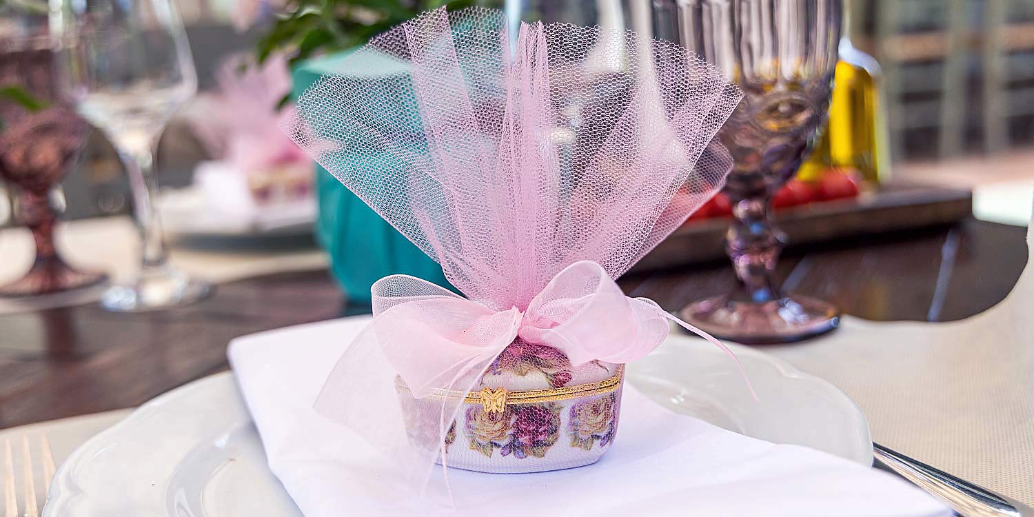 Αγγλική εξοχή | Θεματική Βάπτιση 18 Jane Austen Pride Prejudice inspired Baptism favors in a toulle decoration by Rogdaki Events