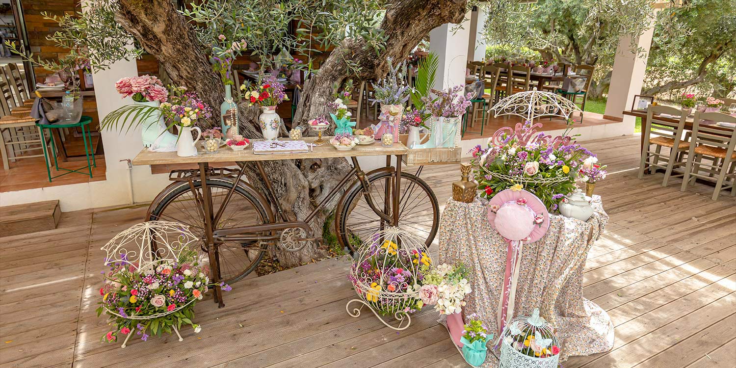 Αγγλική εξοχή | Θεματική Βάπτιση 9 Jane Austen Pride Prejudice inspired Baptism guest book decoration by Rogdaki Events