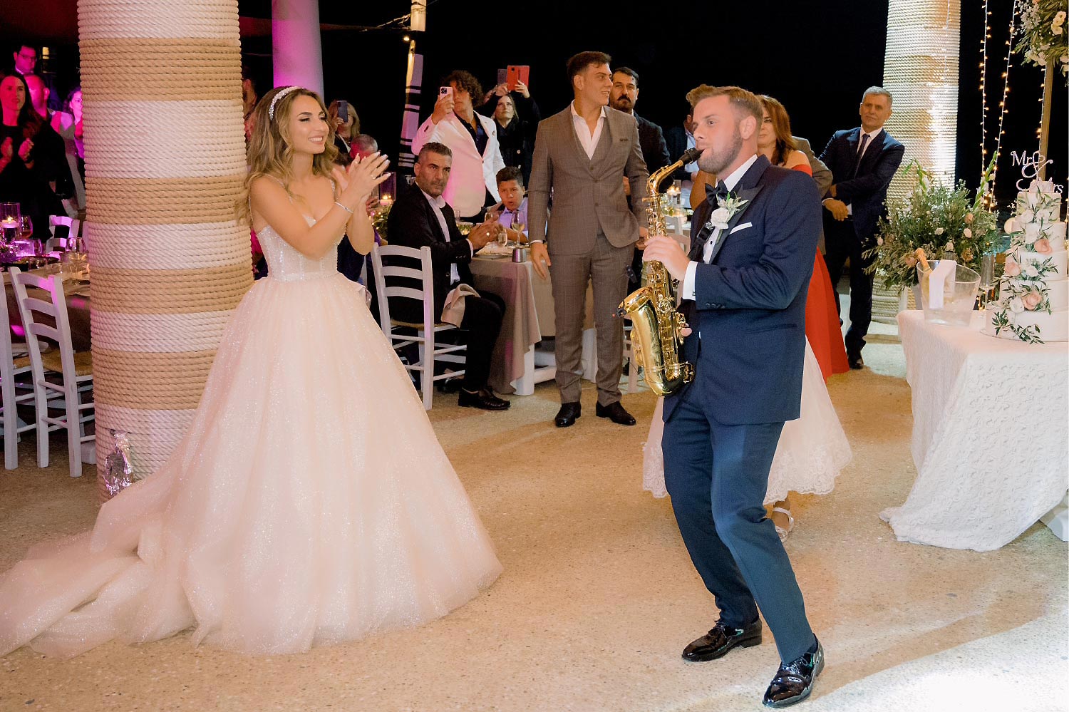 Πολυτελής Γάμος στη Μύκονο 28 A saxophone serenade of love. Mediterranean Romance in Mykonos by Rogdaki Events