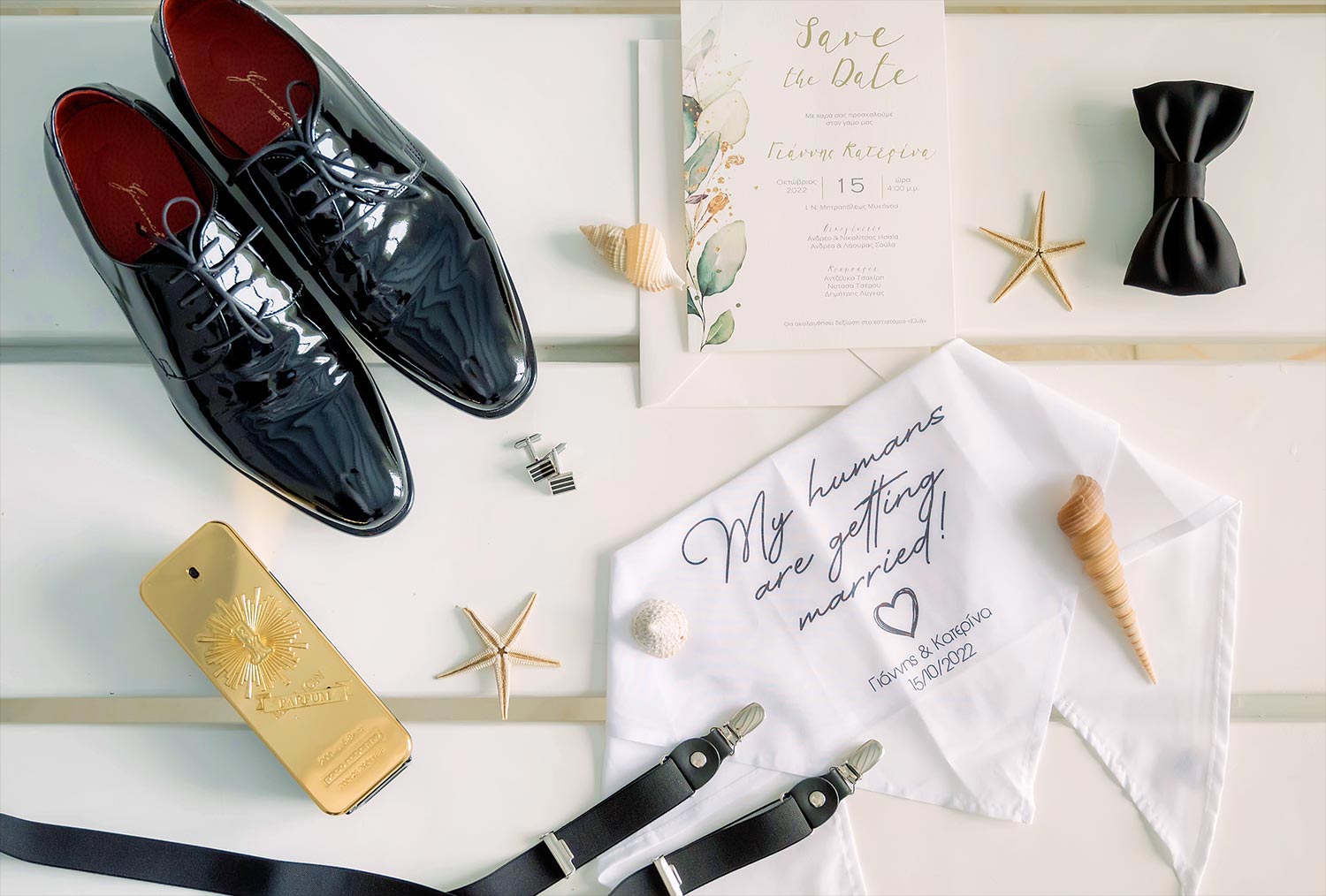 Πολυτελής Γάμος στη Μύκονο 2 Mediterranean Romance in Mykonos by Rogdaki Events elegant grooms details with a seaside twist and handwritten love note