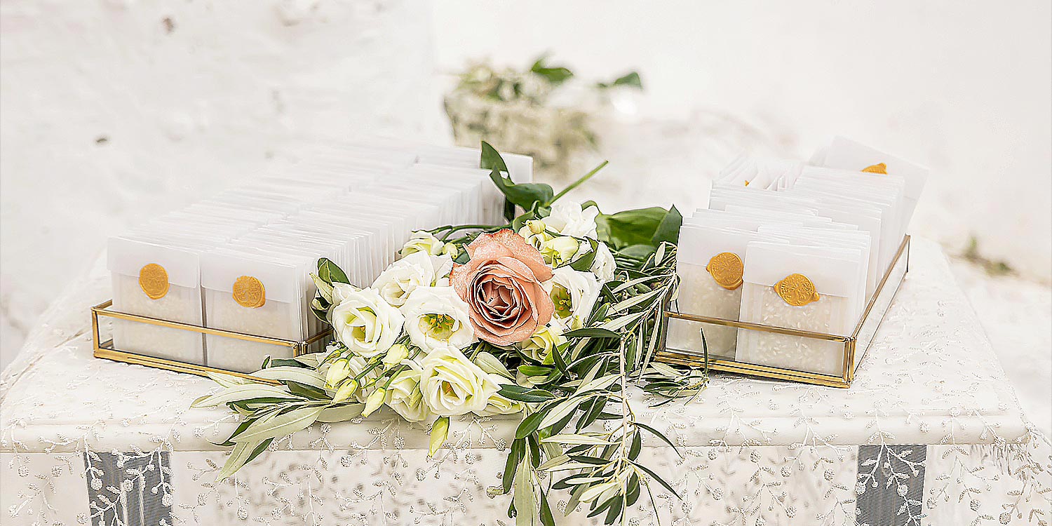 Πολυτελής Γάμος στη Μύκονο 7 Rice wishes and olive blooms await. Mediterranean Romance in Mykonos by Rogdaki Events