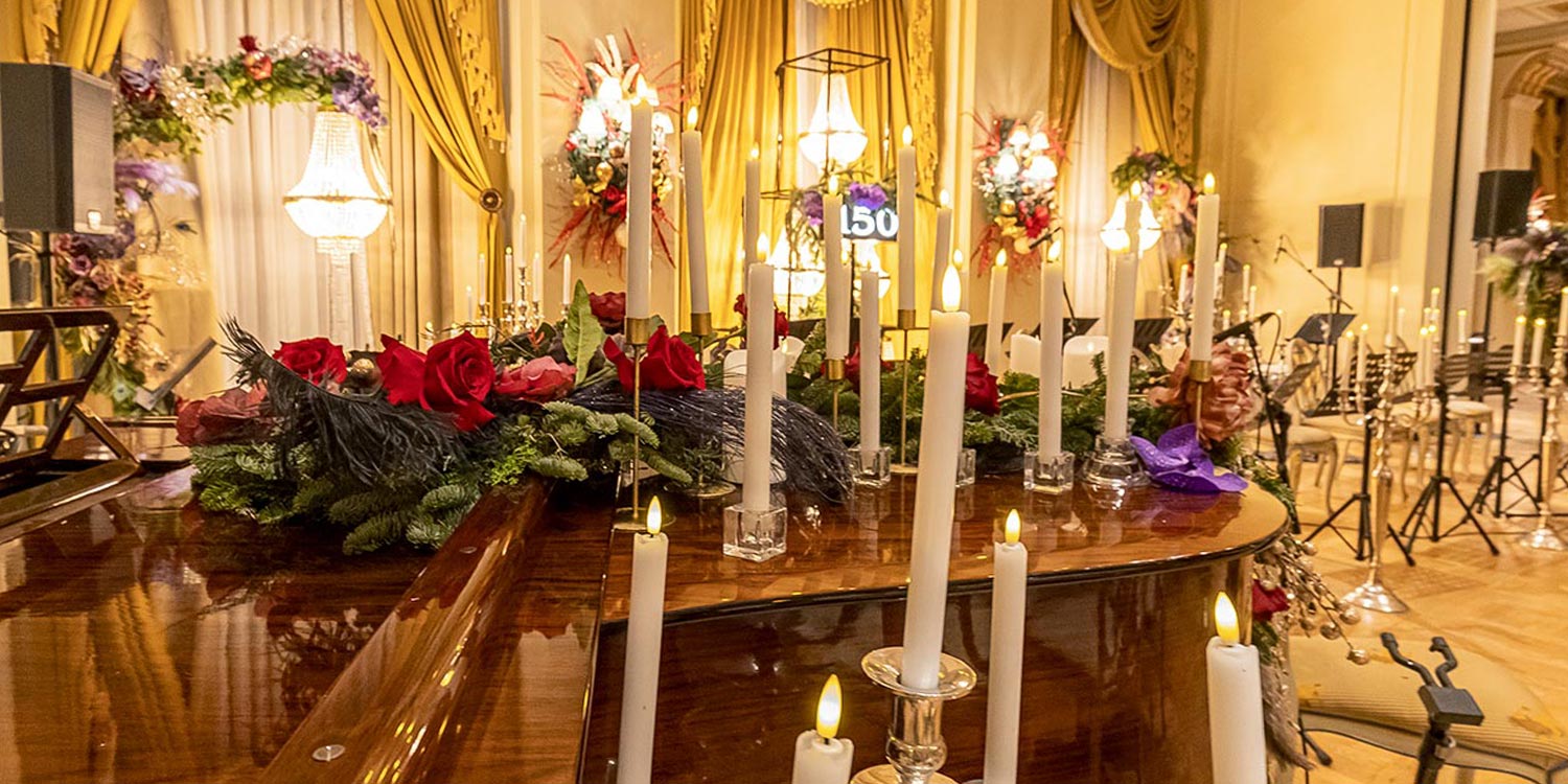 Hotel Grande Bretagne – 150 Χρόνια Ιστορίας 21 Rogdaki Events at the golden concert setting of the Grande Bretagne Christmas Gala