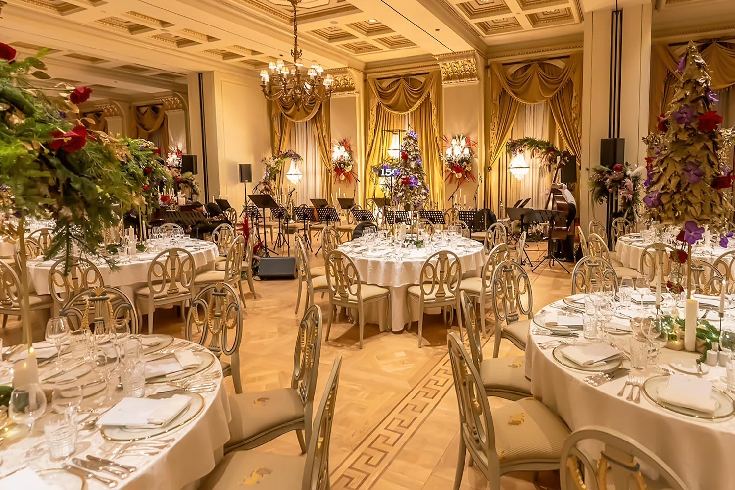 Hotel Grande Bretagne – 150 Χρόνια Ιστορίας 3 Rogdaki Events designs a magnificent ballroom setting at the Grande Bretagne for a grand gala dinner and concer