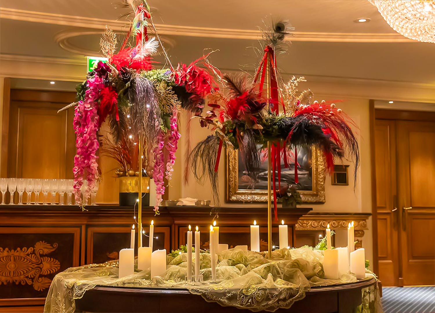 Hotel Grande Bretagne – 150 Χρόνια Ιστορίας 12 Rogdaki Events transforms a luxurious hall creating an opulent centerpiece that perfectly complements the elegant ambiance of the Grande Bretagne’s gala décor