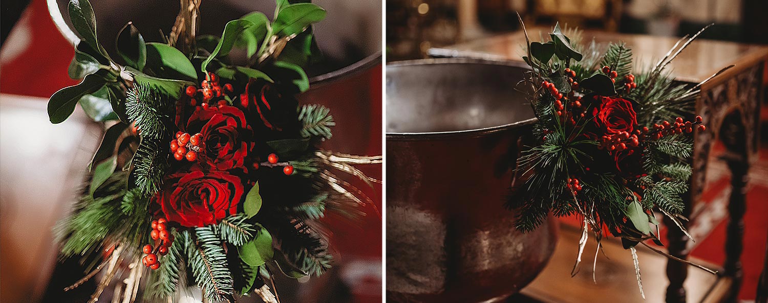 Μαγευτικός Χριστουγεννιάτικος Στολισμός Βάπτισης 5 Rogdaki Events decorated a Christmas christening font with festive red roses, evergreen branches