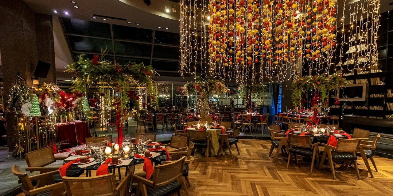 Μαγευτικός Χριστουγεννιάτικος Στολισμός Βάπτισης 18 Rogdaki Events, χριστουγεννιάτικη βάπτιση, Distinto, εντυπωσιακός φωτισμός με χρυσές μπάλες