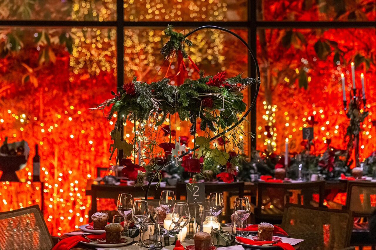 Μαγευτικός Χριστουγεννιάτικος Στολισμός Βάπτισης 35 Χριστουγεννιάτικη βάπτιση στο Distinto από τη Rogdaki Events με παραμυθένιο στολισμό τραπεζιού,