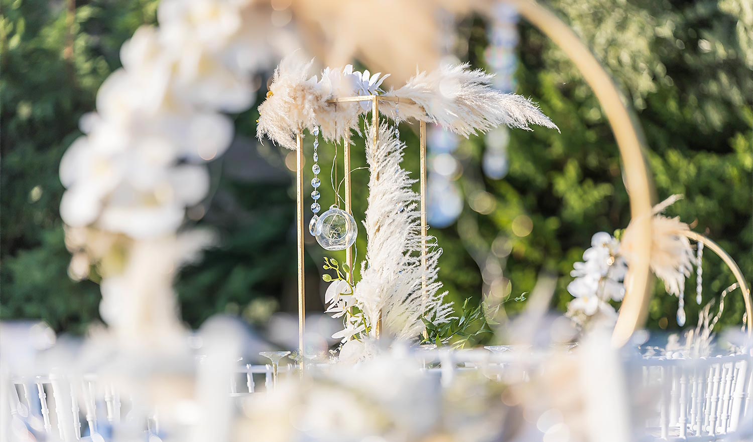 Ελληνικο-Γαλλικός Σικάτος Γάμος 15 Χρυσή floral διακόσμηση που επιμελήθηκε η Rogdaki Events για τον γάμο στο Ηδύλοφον