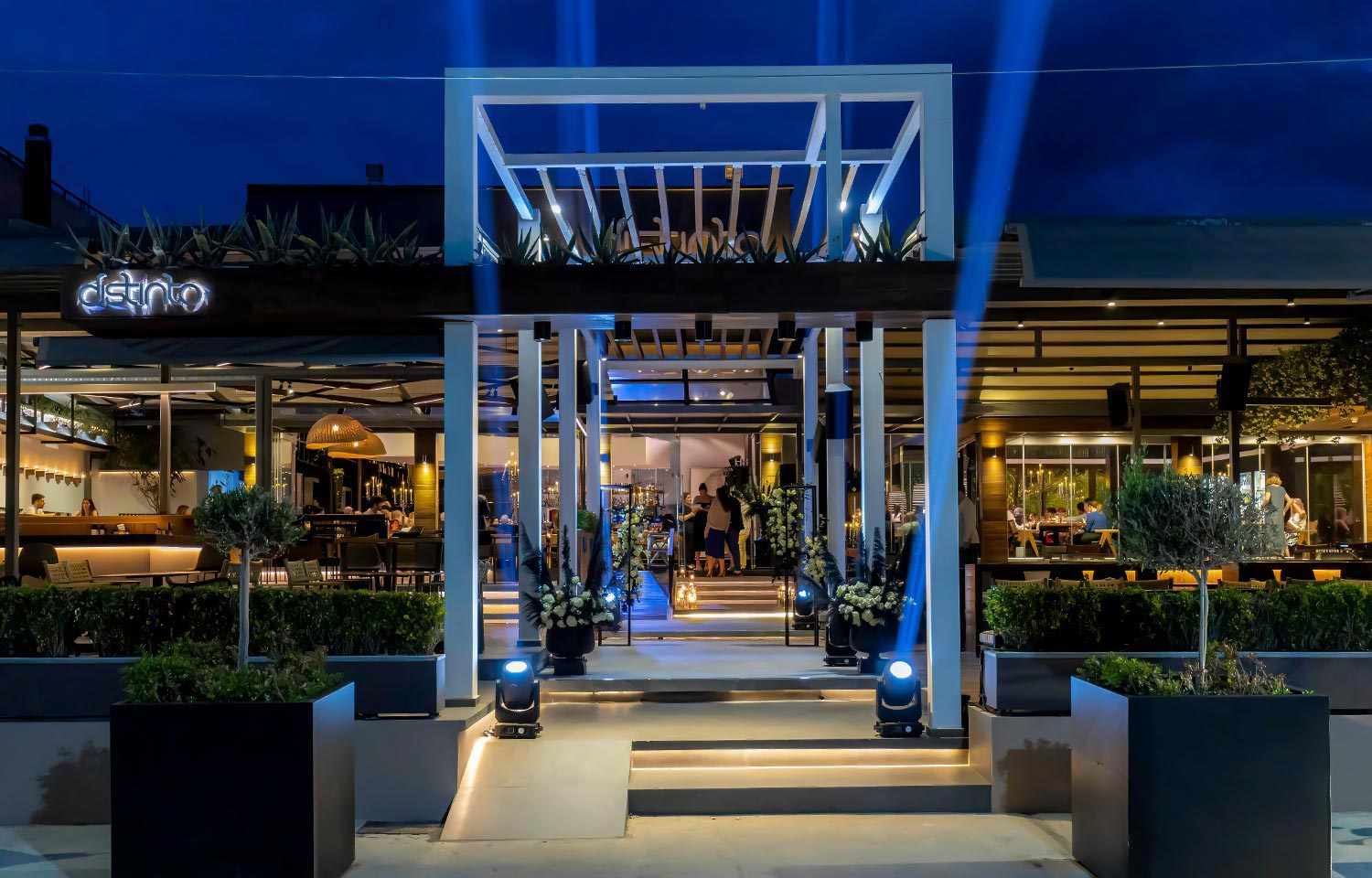 Ένας Γάμος με Υψηλή Αισθητική 38 Destino τη νύχτα,η Rogdaki Events δημιουργεί το σκηνικό για μια classy Black and White γιορτή