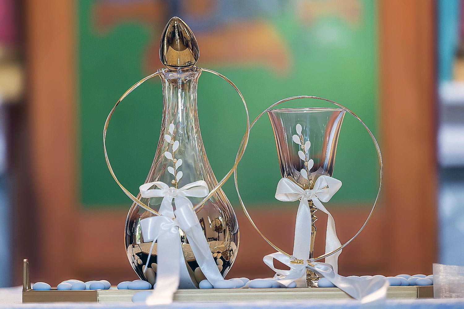 Ελληνικο-Γαλλικός Σικάτος Γάμος 8 Δίσκος, ποτήρι και καράφα για την τελετή γάμου στην εκκλησία του Αγίου Αναστασίου Δρεπάνου, επιμελημένα από τη Rogdaki Events