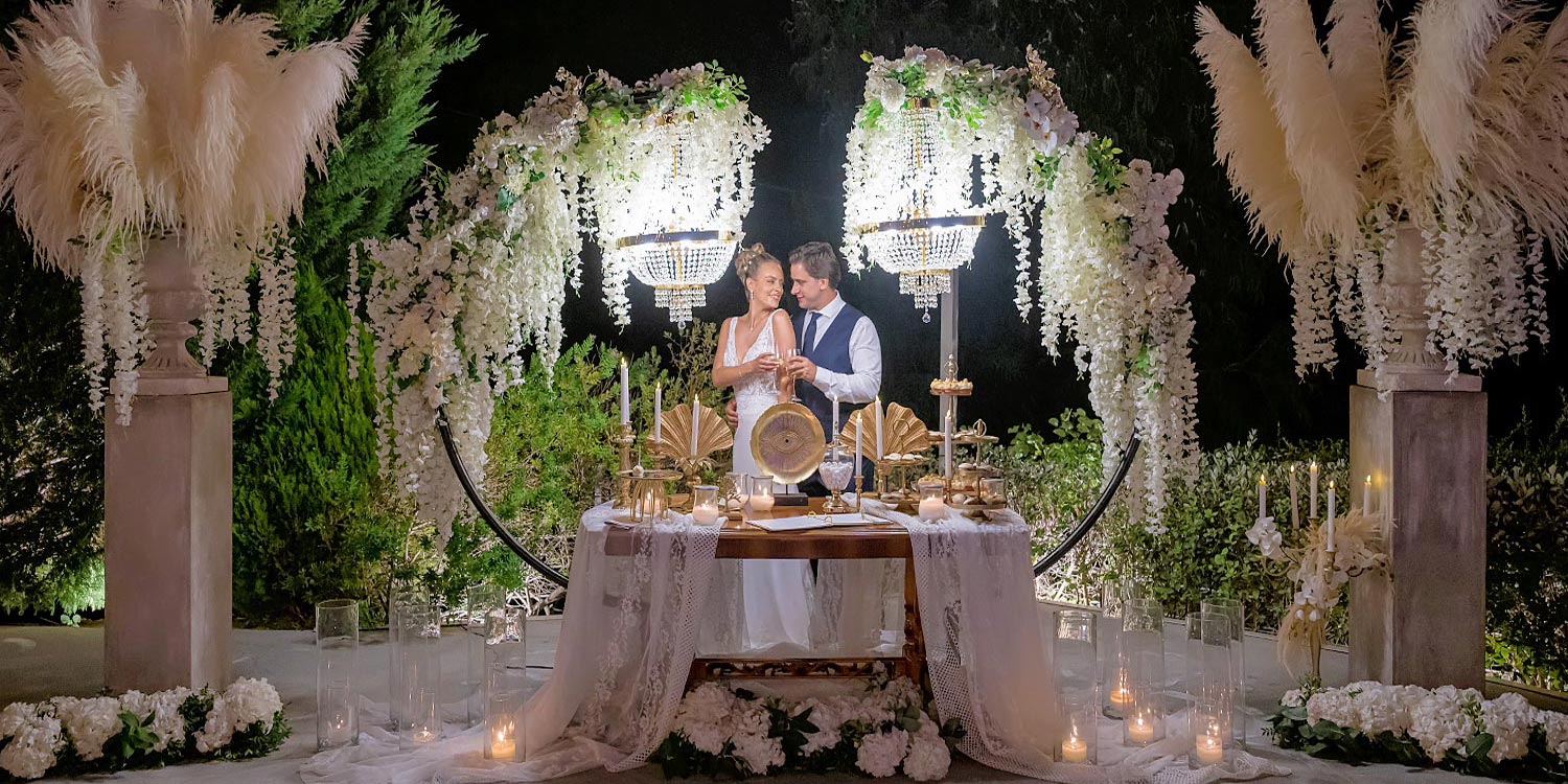 Ελληνικο-Γαλλικός Σικάτος Γάμος 31 Η Jessica και ο Panagiotis κάνουν πρόποση, με τη Rogdaki Events να επιμελείται τη στιγμή στο Idilofon.