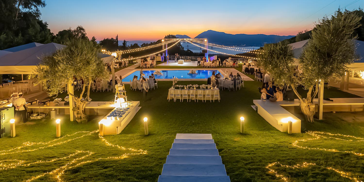 Ελληνικο-Γαλλικός Σικάτος Γάμος 26 Η διακόσμηση της Rogdaki Events στο Ηδύλοφον κατά τη διάρκεια του δειλινού