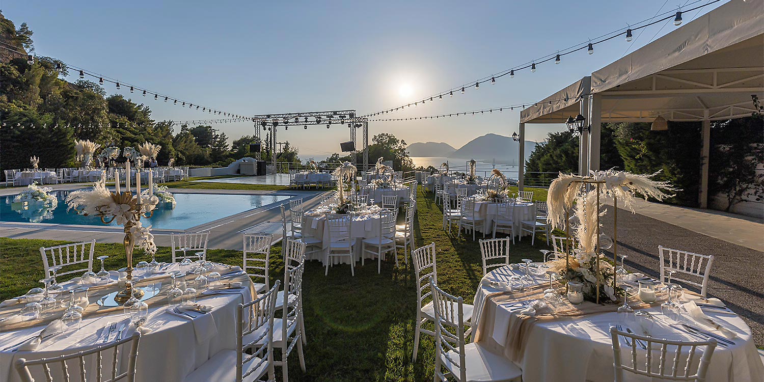 Ελληνικο-Γαλλικός Σικάτος Γάμος 16 Ηλιοβασίλεμα στον χώρο του Ηδύλοφον με τον στολισμό της Rogdaki Events.