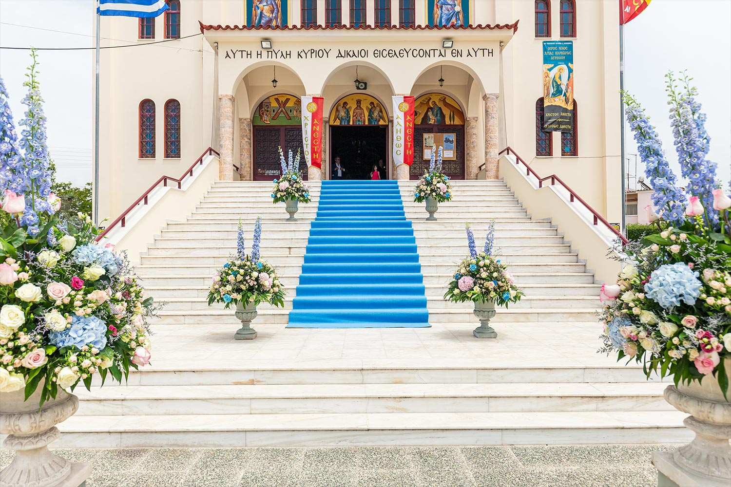 A Signature Wedding & Baptism Production in Blue 3 Refined details and high aesthetics in Agrinio by the Rogdaki Events Design team.