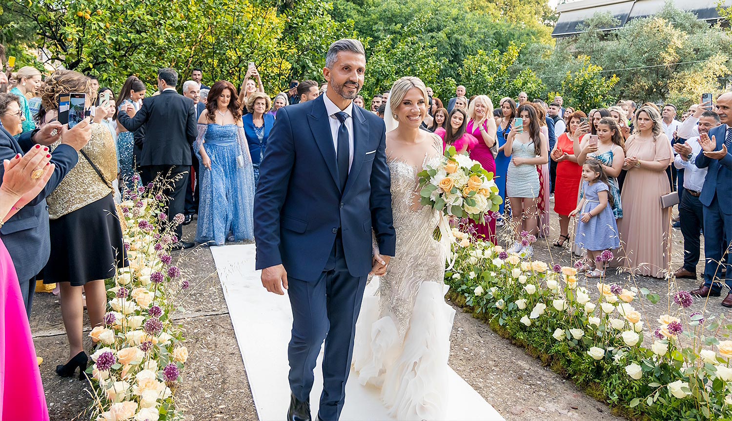 Trichonida Lake Wedding 15 Rogdaki Events celebrated this radiant ceremony in agrinio with florals, applause, and joyful procession