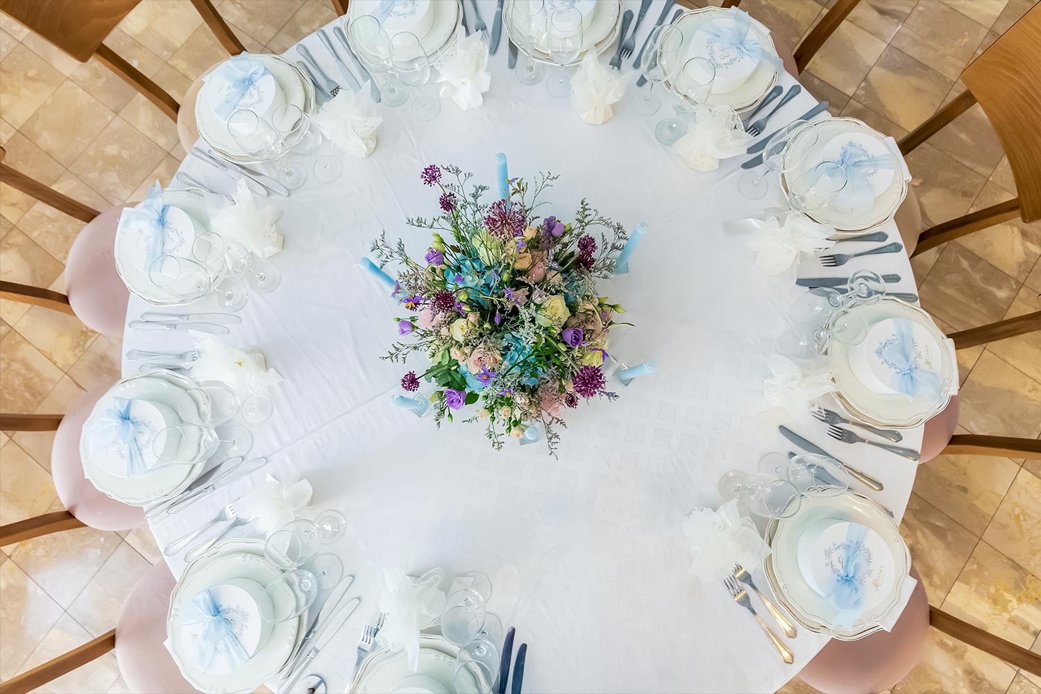A Signature Wedding & Baptism Production in Blue 17 Wedding table at Korali, Agrinio, signed by Rogdaki Events.