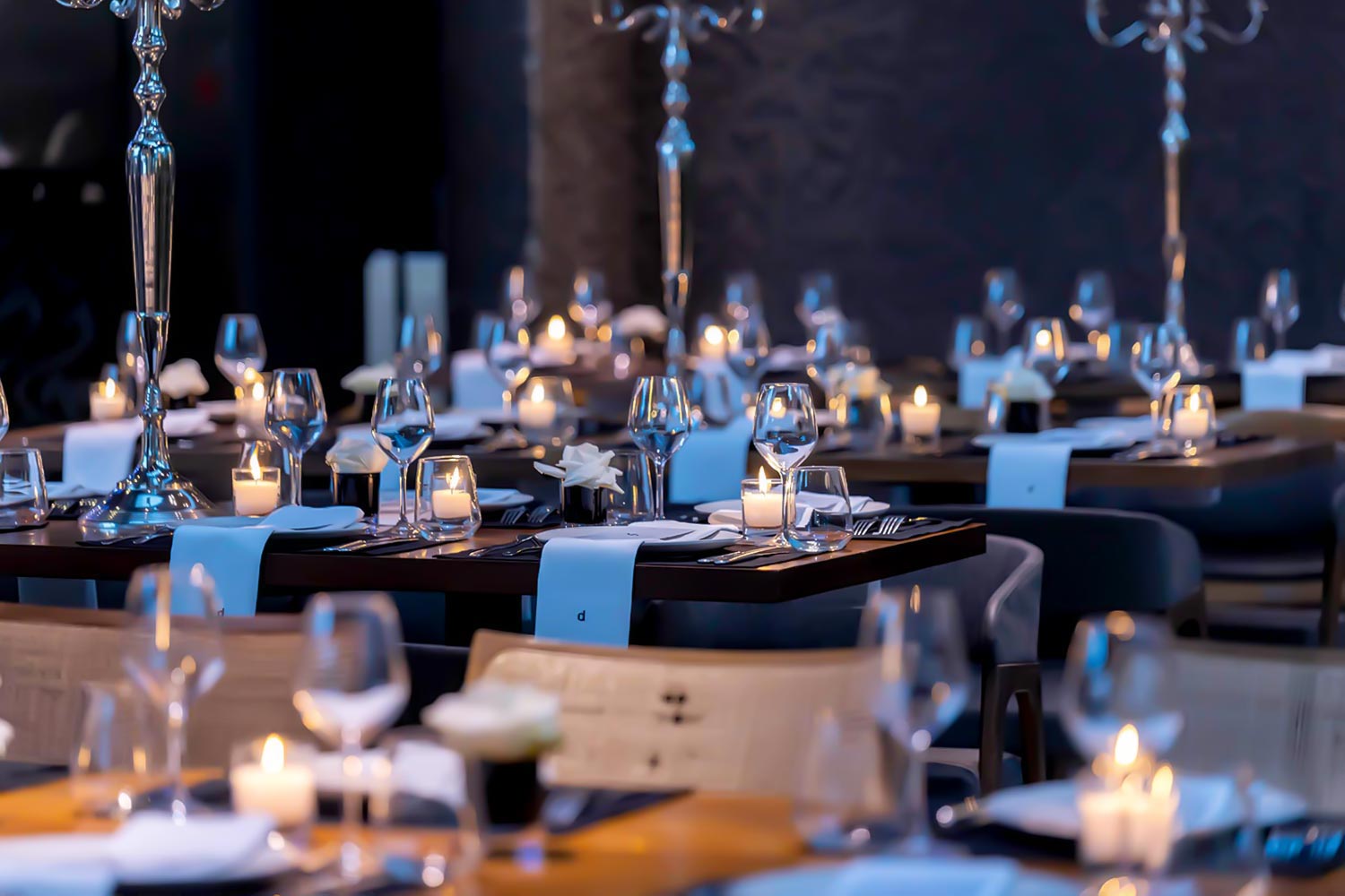 Ένας Γάμος με Υψηλή Αισθητική 41 Γιορτή με κεριά σε Black and White, η Rogdaki Events φέρνει ρομαντισμό και φινέτσα στο Distinto Rio