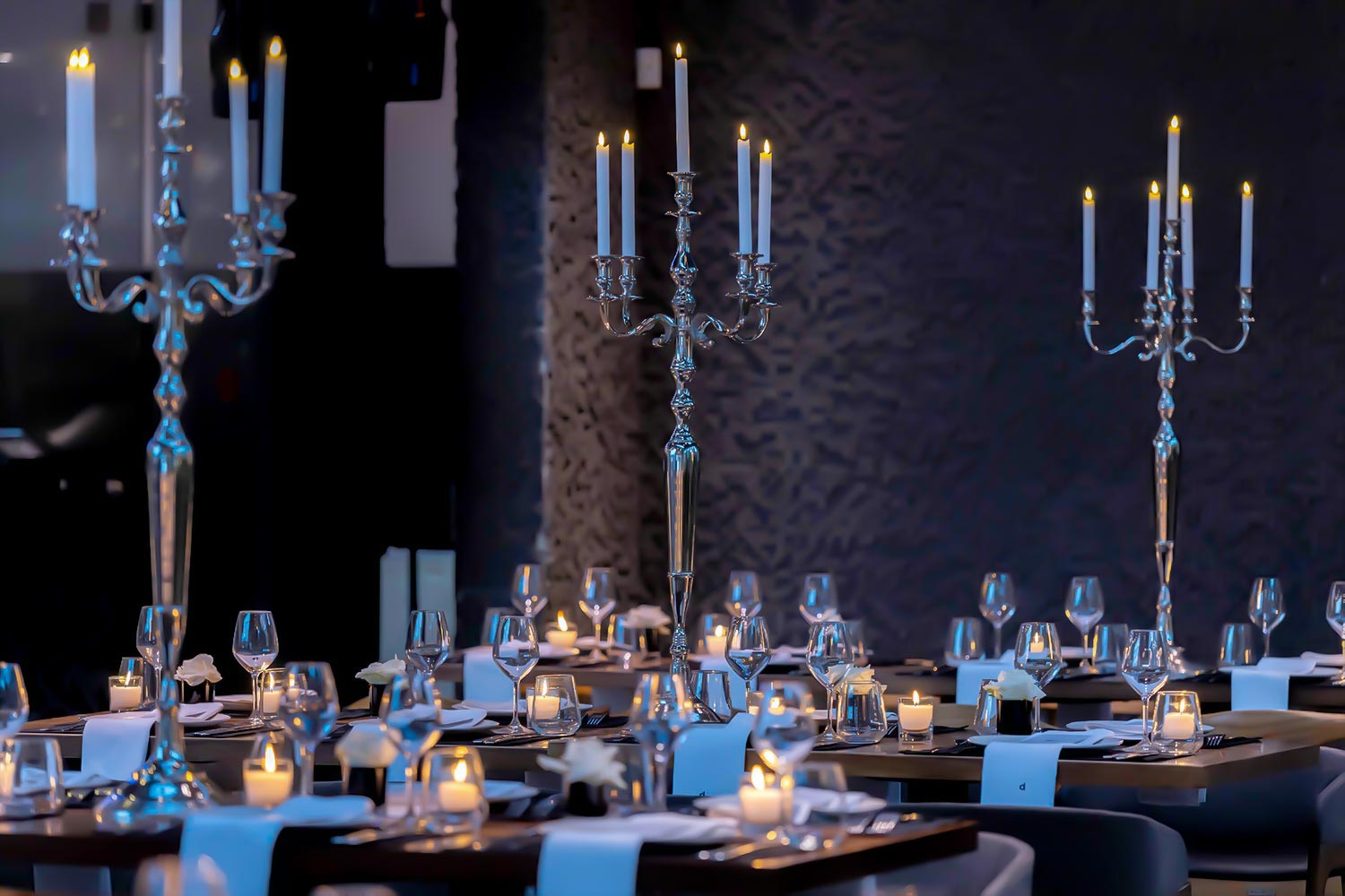 Ένας Γάμος με Υψηλή Αισθητική 40 Μεγαλοπρέπεια σε Black and White στο Distinto Rio, η Rogdaki Events σχεδιάζει ένα σκηνικό γεμάτο φινέτσα