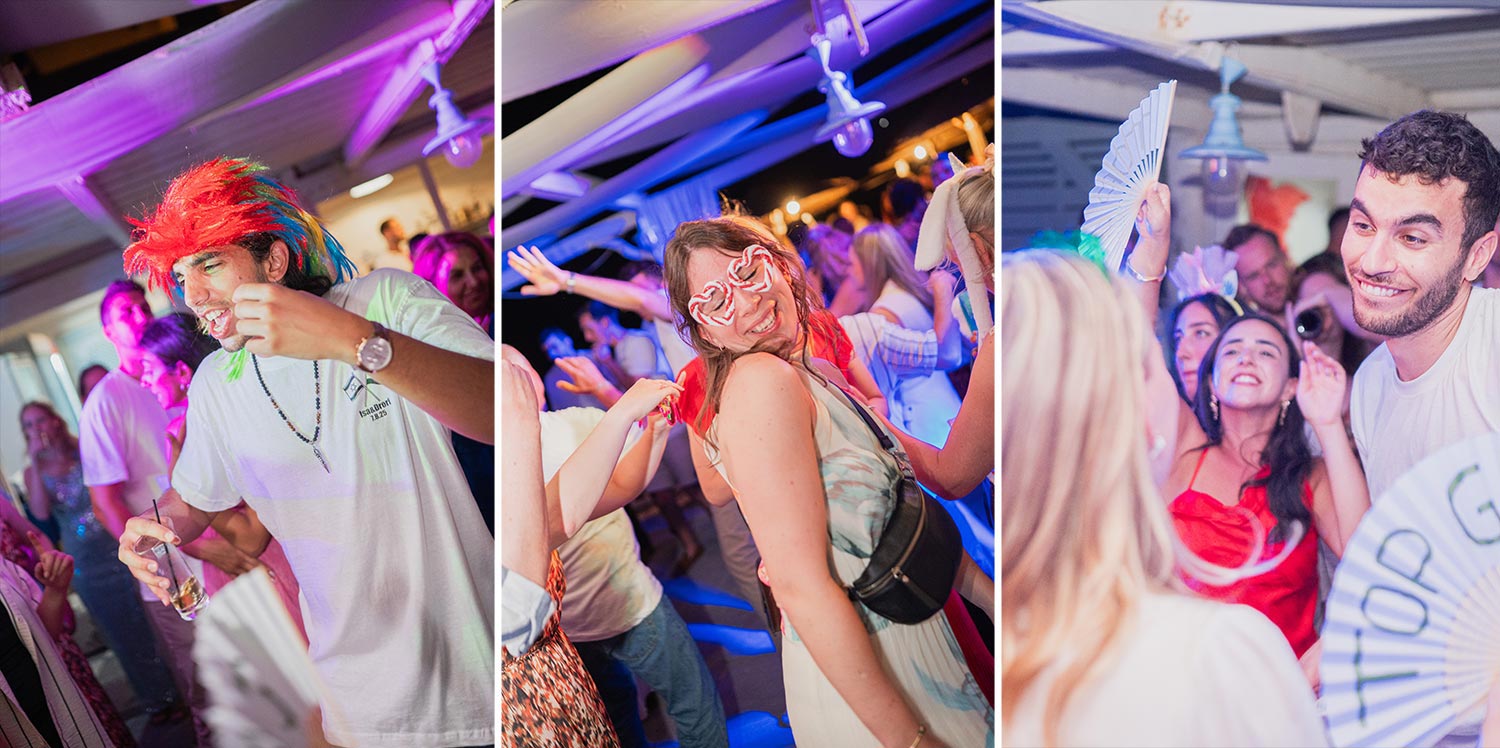 Γάμος σε Ταβέρνα στη Σαντορίνη 35 Το πάρτι απογειώνεται με χορό στην εξέδρα, στον γάμο της Rogdaki Events σε παραδοσιακή ταβέρνα στη Σαντορίνη