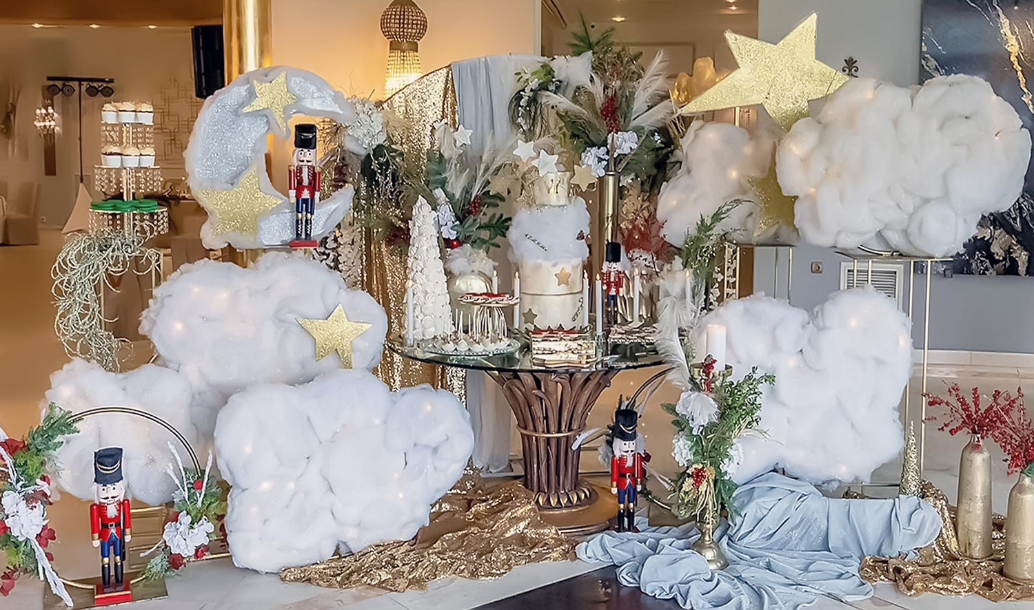 Χριστουγεννιάτικη Βάπτιση με Θέμα Σύννεφα & Αστέρια 20 Χειμερινή διακόσμηση με σύννεφα, αστέρια και elegant λεπτομέρειες από Rogdaki Events.